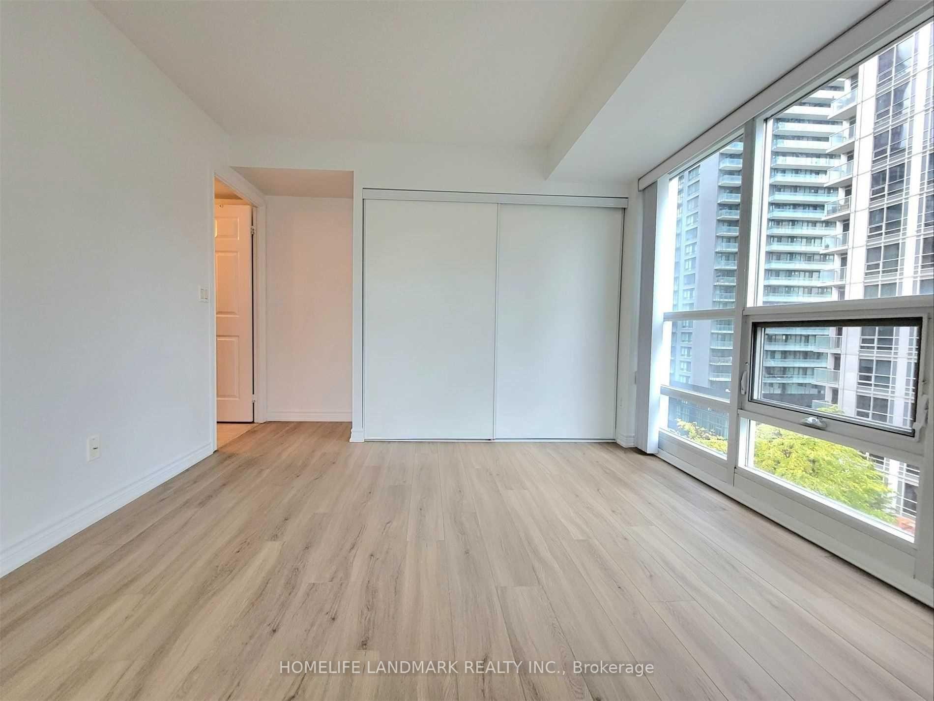 Photo 13 of Unit 402, 761 Bay Street, Toronto, Bay Street Corridor — HOMEH