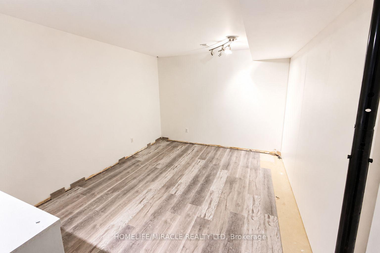 Photo 24 of 613 Canfield Place, Shelburne — HOMEH