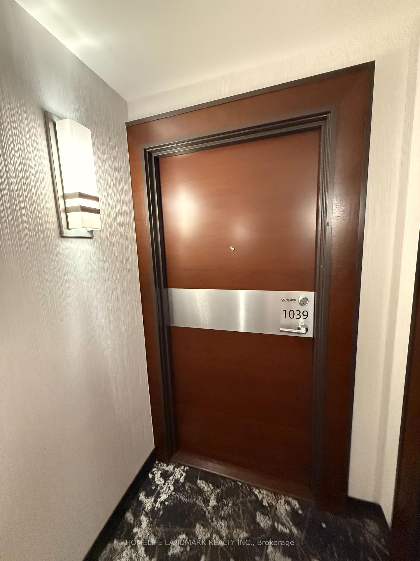 Photo 3 of Unit 1039, 15 Iceboat Terrace, Toronto, Waterfront Communities — HOMEH