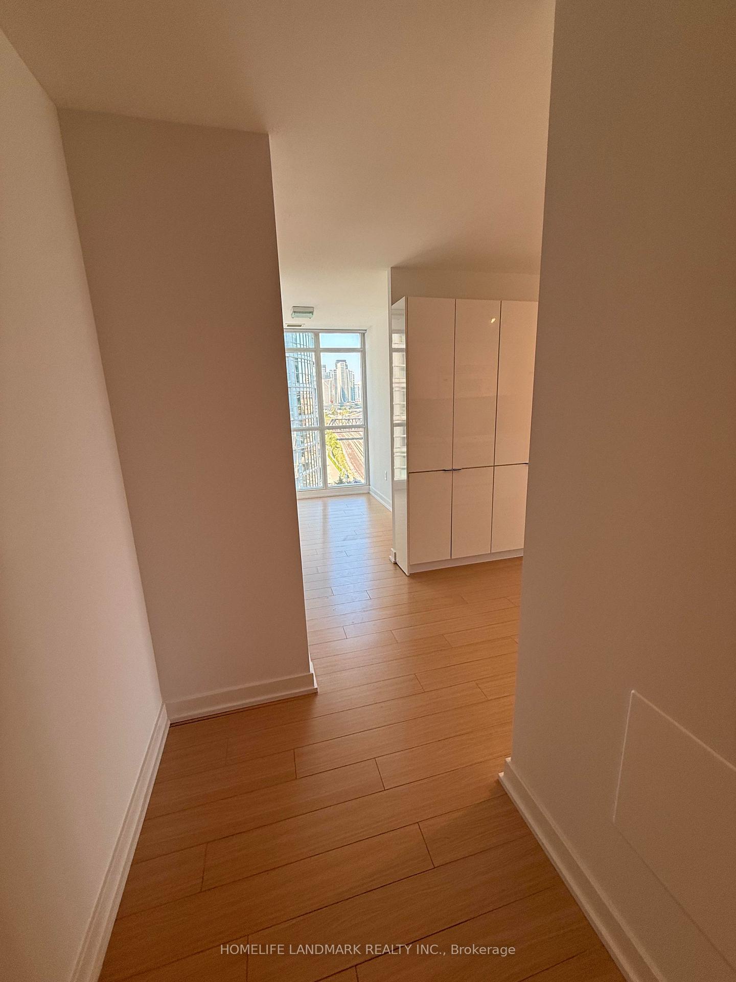 Photo 5 of Unit 1039, 15 Iceboat Terrace, Toronto, Waterfront Communities — HOMEH