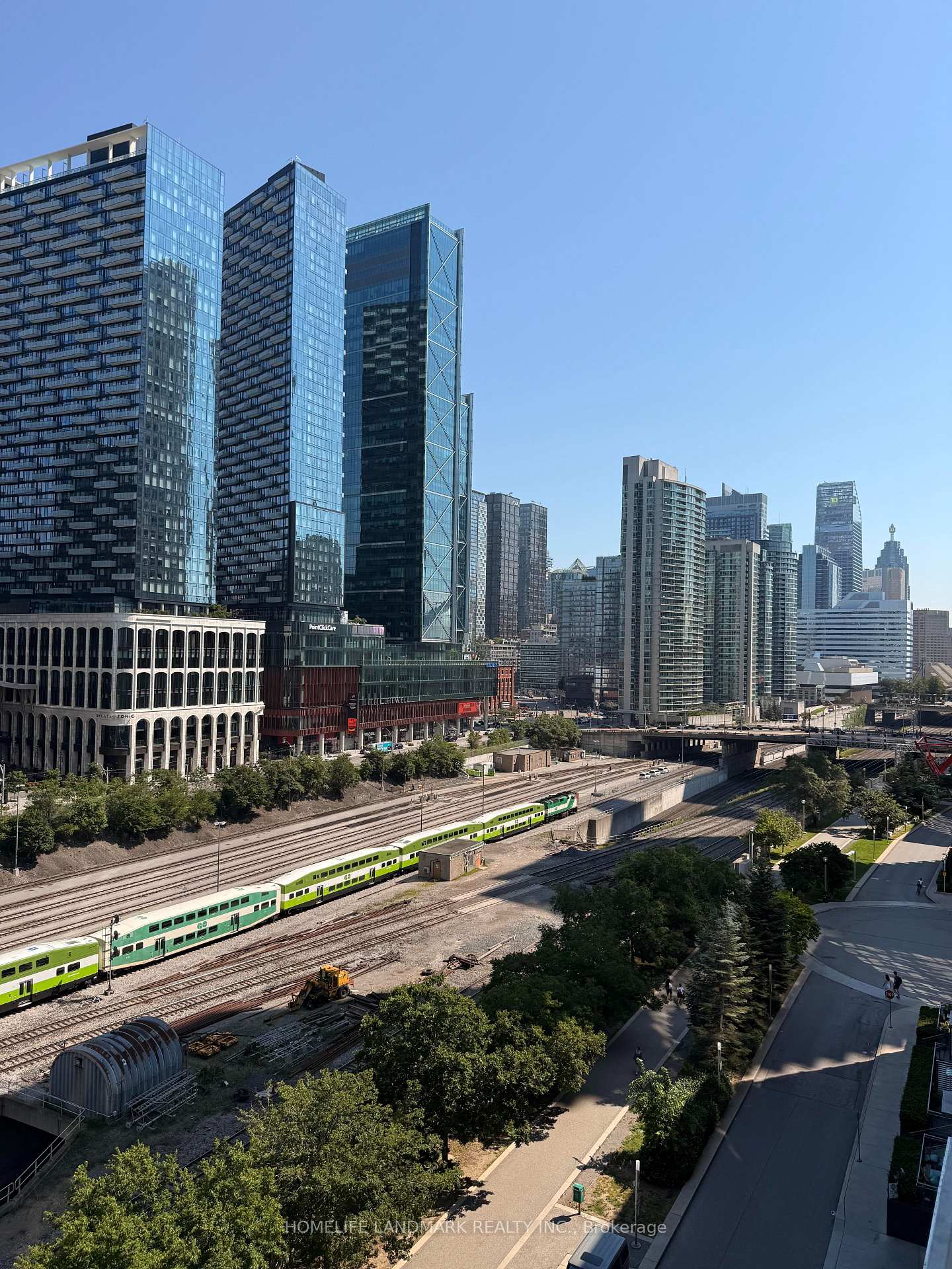 Photo 18 of Unit 1039, 15 Iceboat Terrace, Toronto, Waterfront Communities — HOMEH