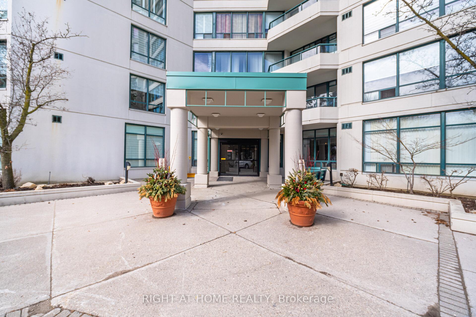 Photo 2 of Unit 711, 120 Promenade Circle, Vaughan, Brownridge — HOMEH