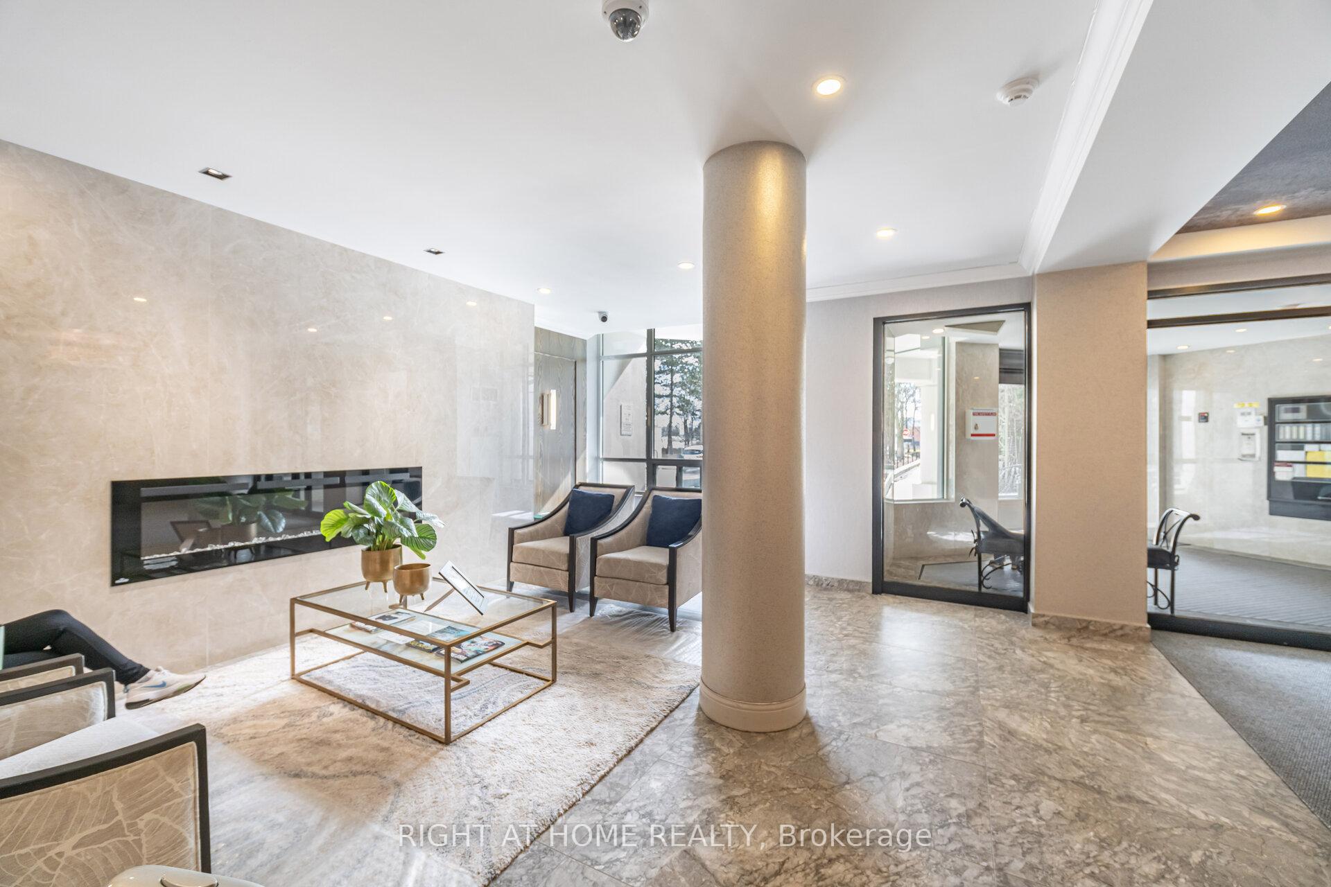 Photo 3 of Unit 711, 120 Promenade Circle, Vaughan, Brownridge — HOMEH