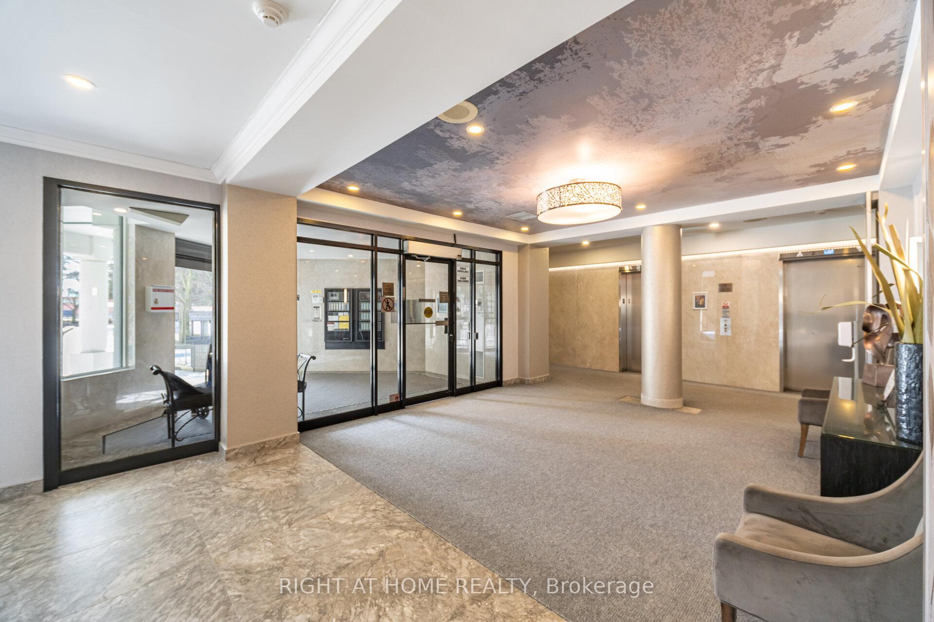 Photo 4 of Unit 711, 120 Promenade Circle, Vaughan, Brownridge — HOMEH