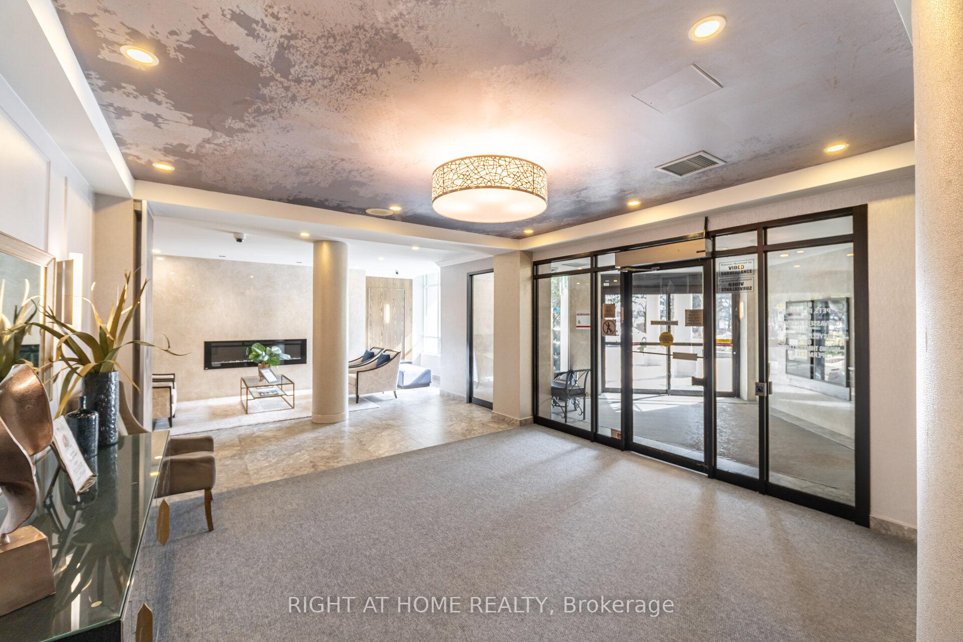 Photo 5 of Unit 711, 120 Promenade Circle, Vaughan, Brownridge — HOMEH