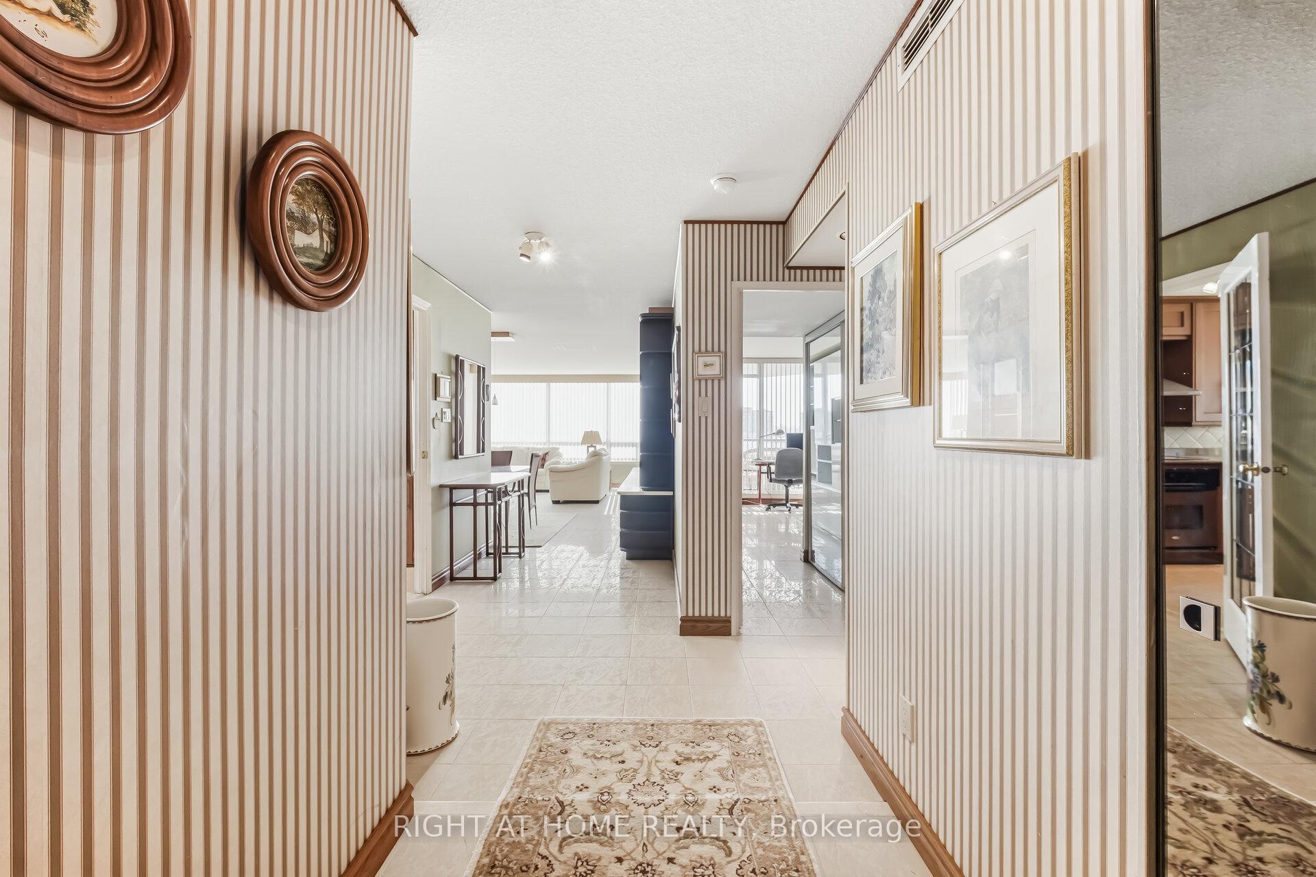 Photo 7 of Unit 711, 120 Promenade Circle, Vaughan, Brownridge — HOMEH