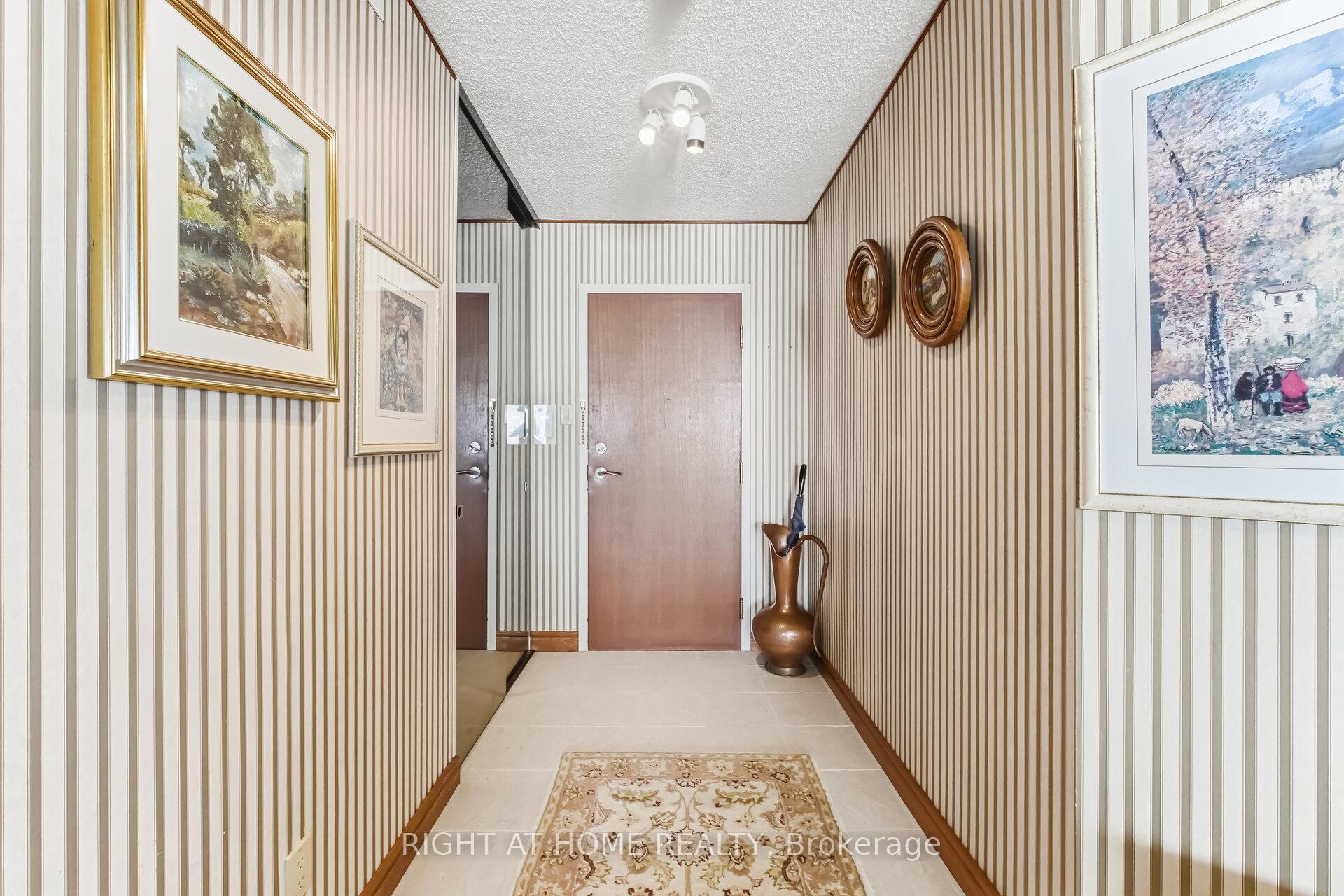 Photo 8 of Unit 711, 120 Promenade Circle, Vaughan, Brownridge — HOMEH