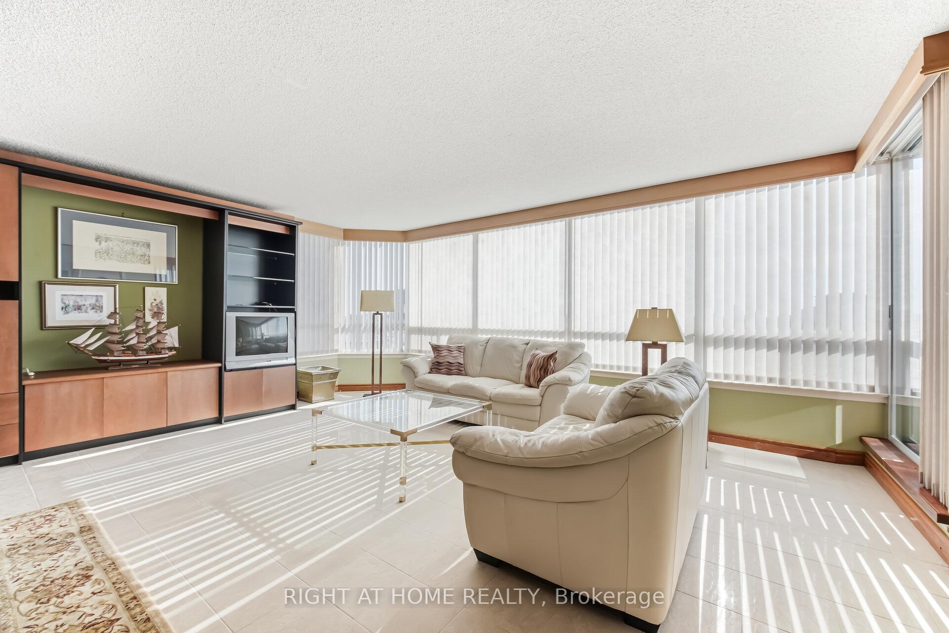 Photo 14 of Unit 711, 120 Promenade Circle, Vaughan, Brownridge — HOMEH