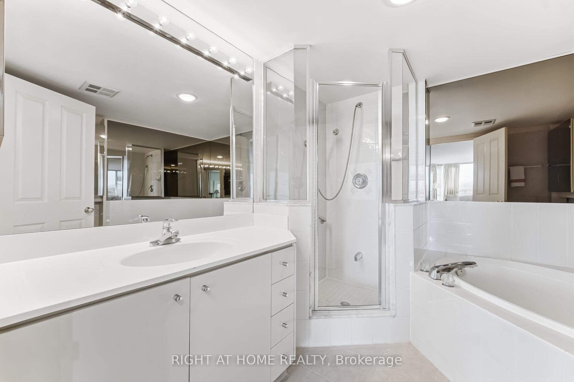 Photo 23 of Unit 711, 120 Promenade Circle, Vaughan, Brownridge — HOMEH