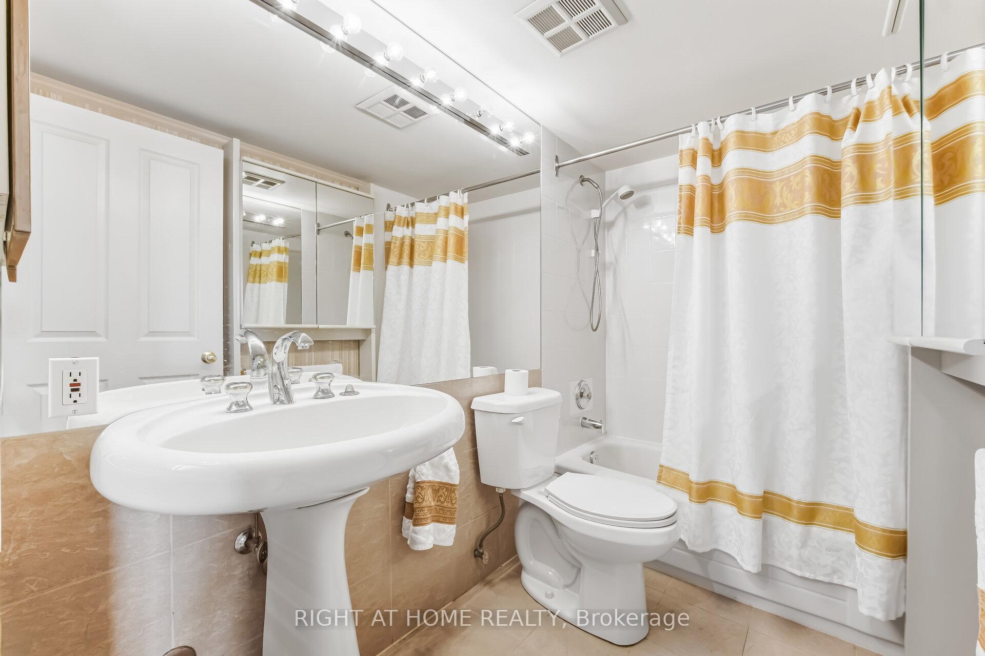 Photo 28 of Unit 711, 120 Promenade Circle, Vaughan, Brownridge — HOMEH