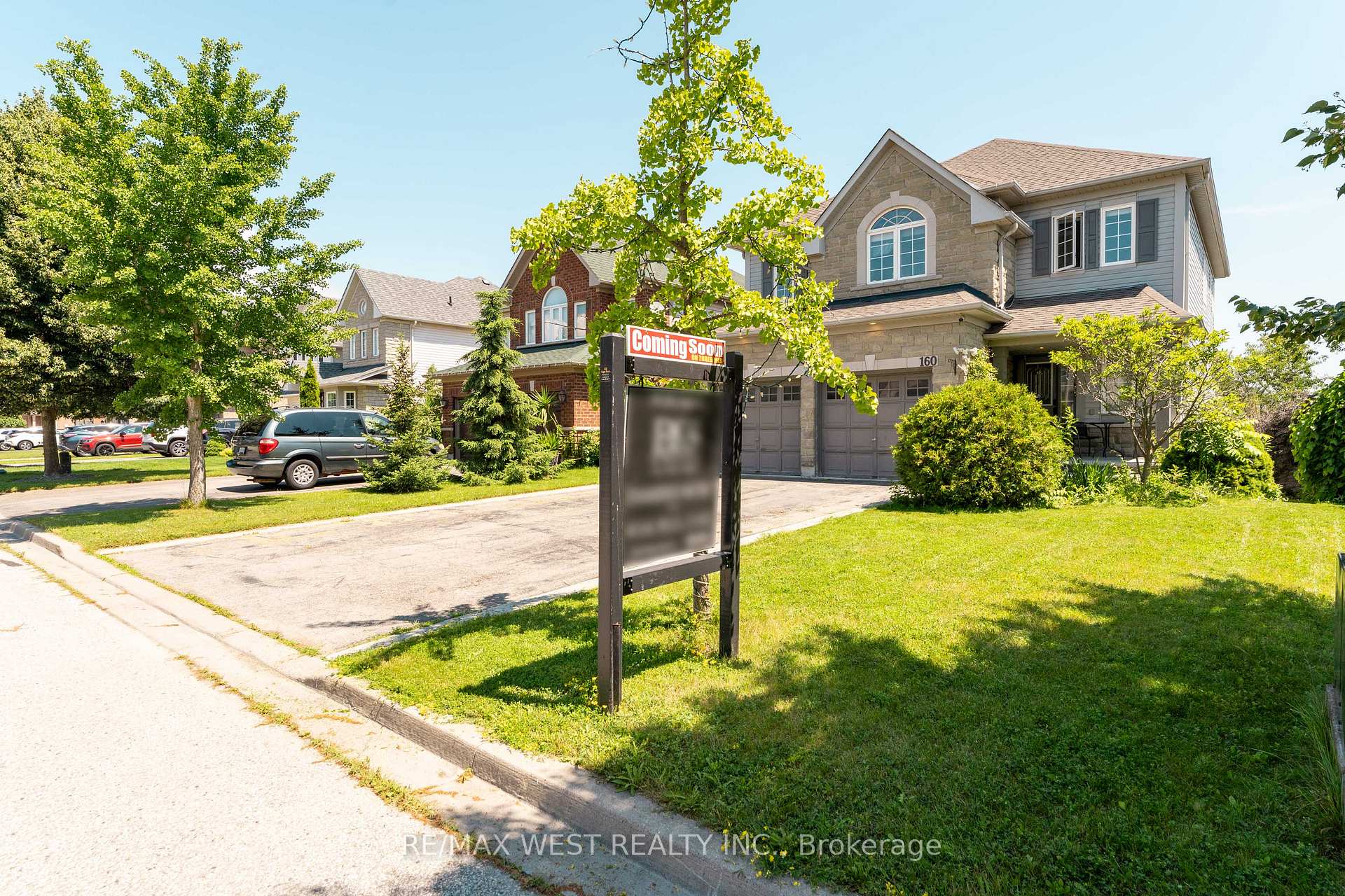 Photo 2 of 160 Millburn Drive, Clarington, Bowmanville — HOMEH