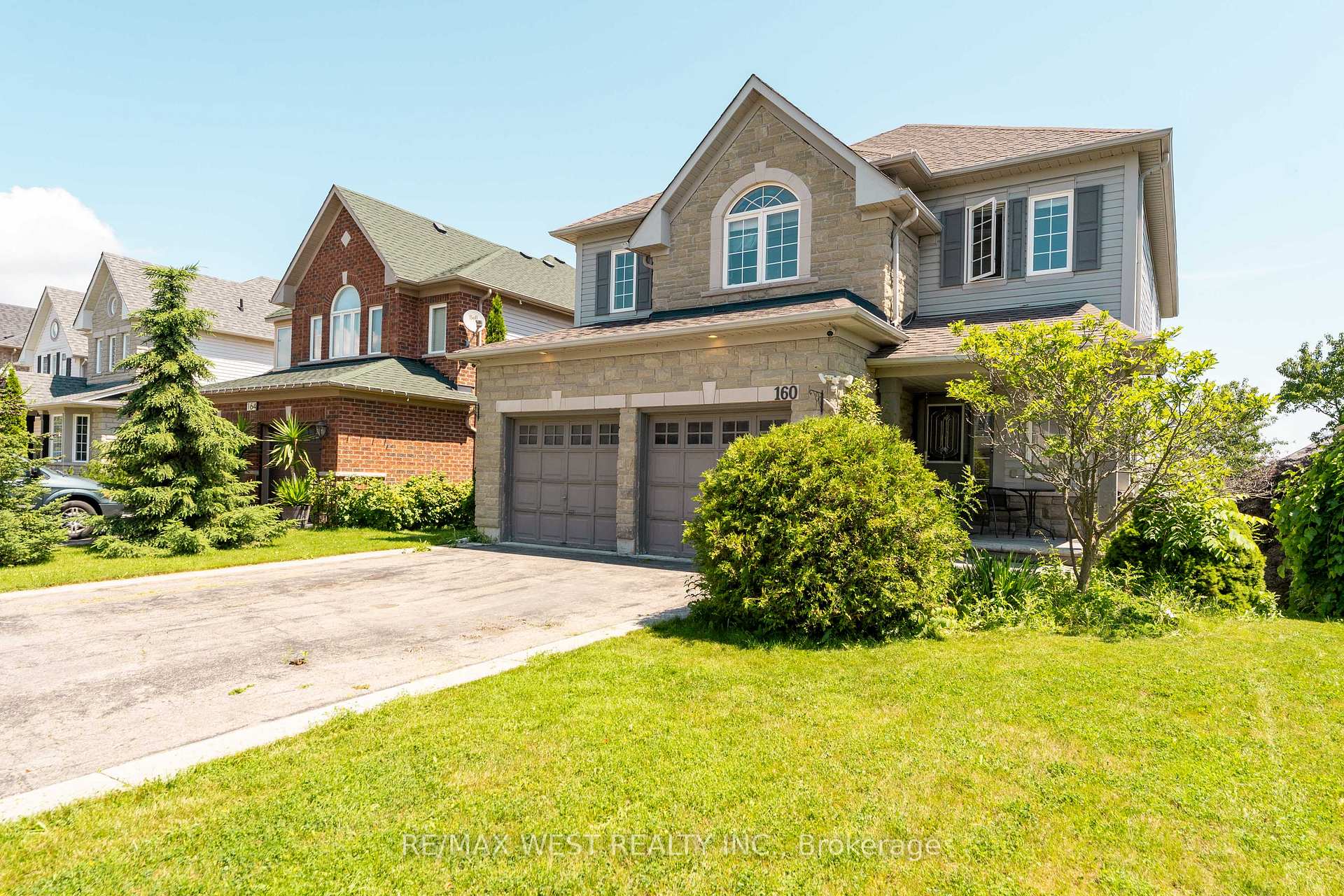 Photo 3 of 160 Millburn Drive, Clarington, Bowmanville — HOMEH