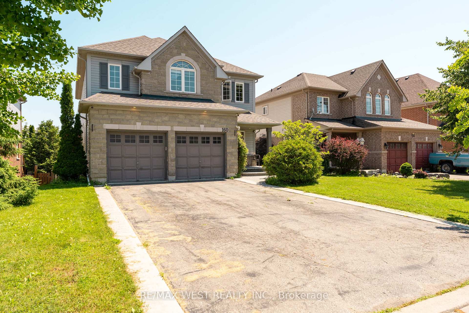 Photo 4 of 160 Millburn Drive, Clarington, Bowmanville — HOMEH