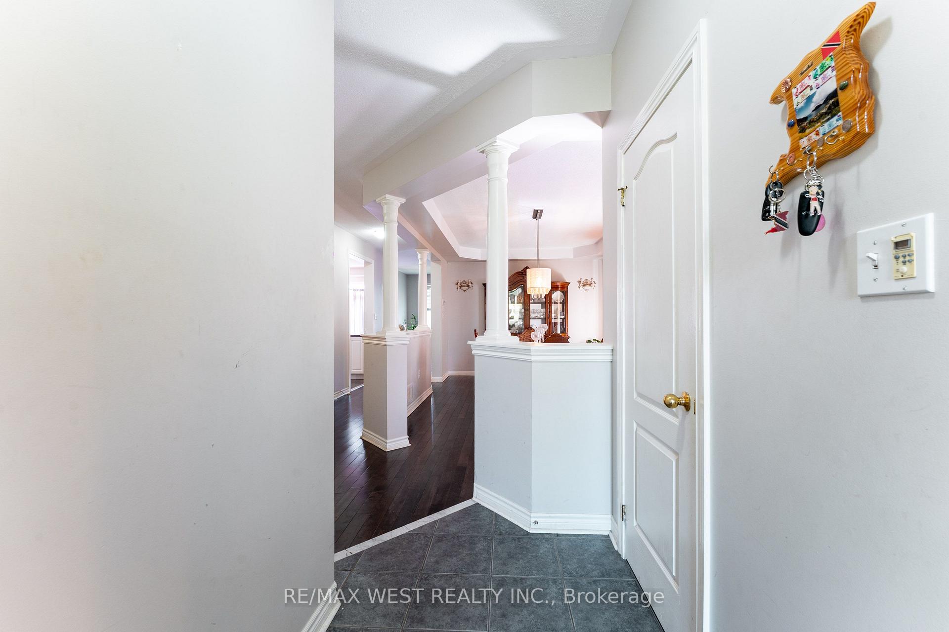 Photo 8 of 160 Millburn Drive, Clarington, Bowmanville — HOMEH
