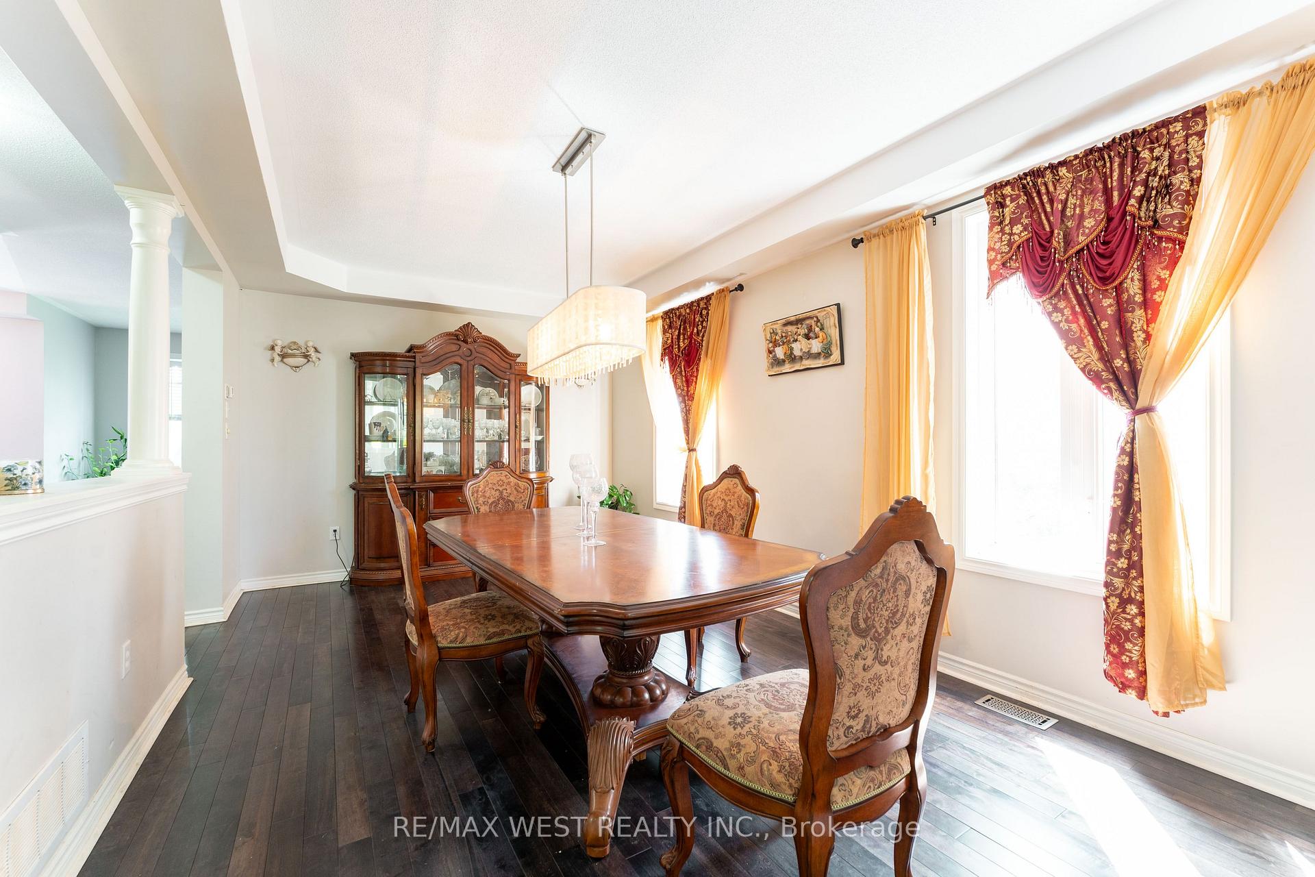Photo 10 of 160 Millburn Drive, Clarington, Bowmanville — HOMEH