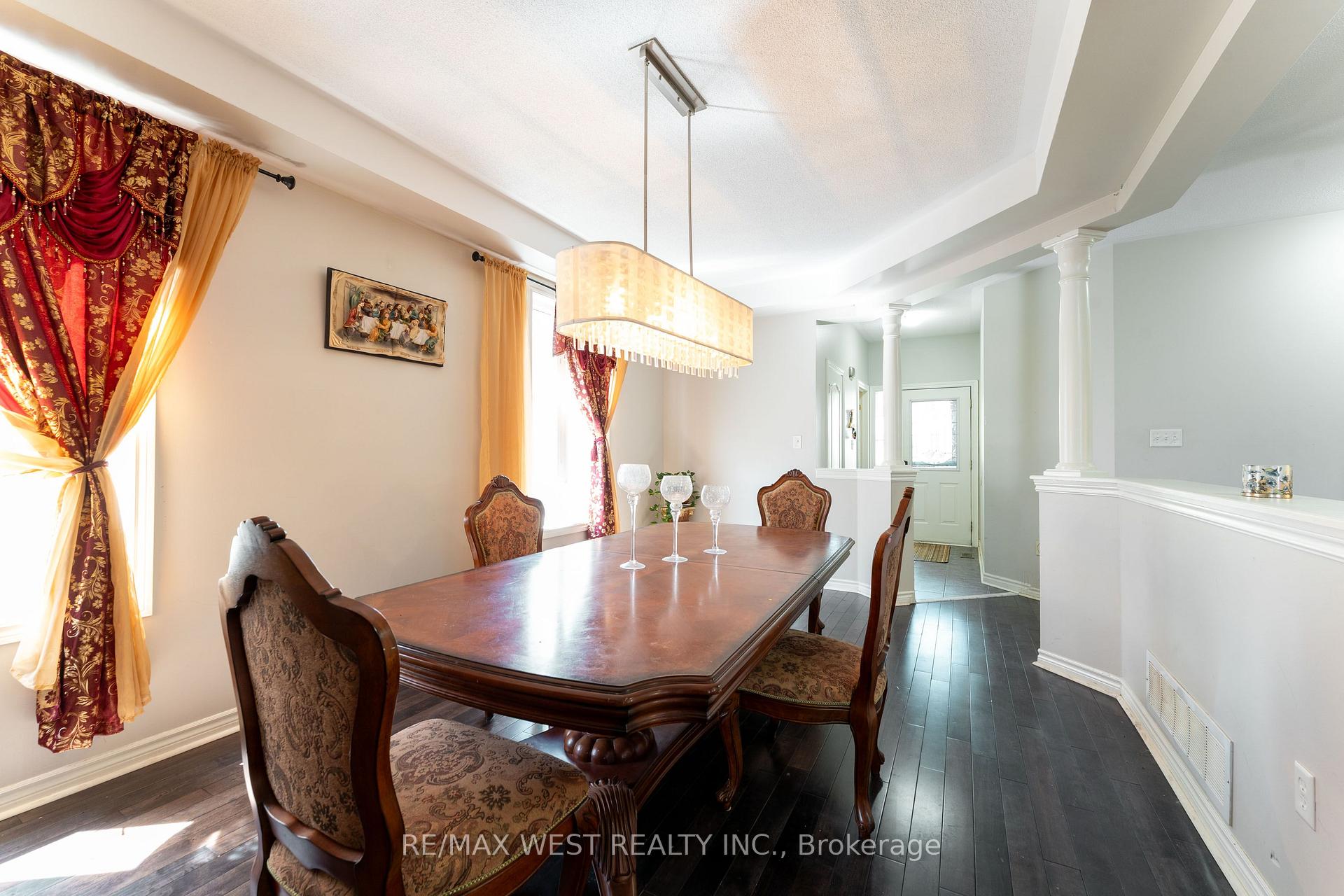 Photo 11 of 160 Millburn Drive, Clarington, Bowmanville — HOMEH