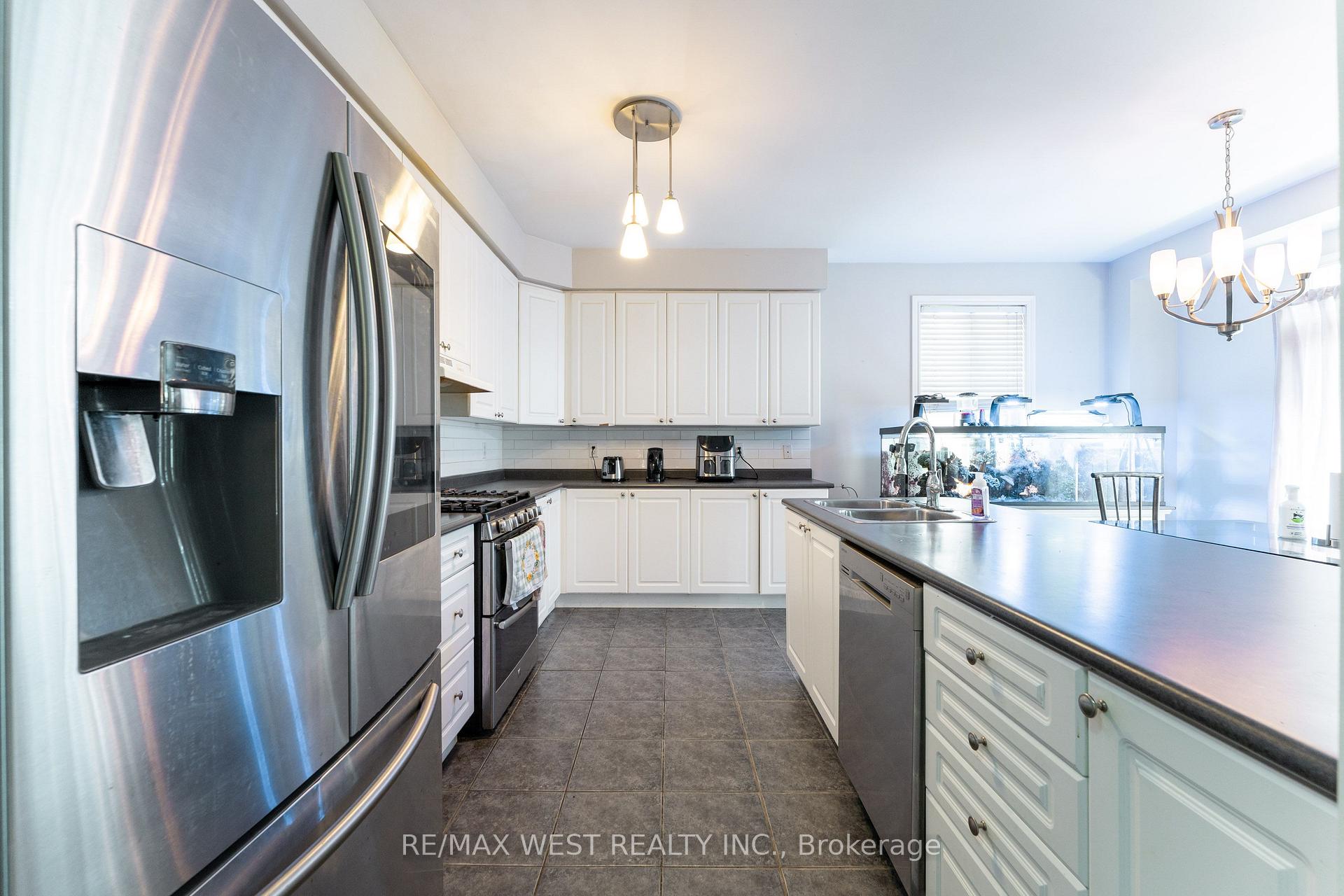 Photo 12 of 160 Millburn Drive, Clarington, Bowmanville — HOMEH