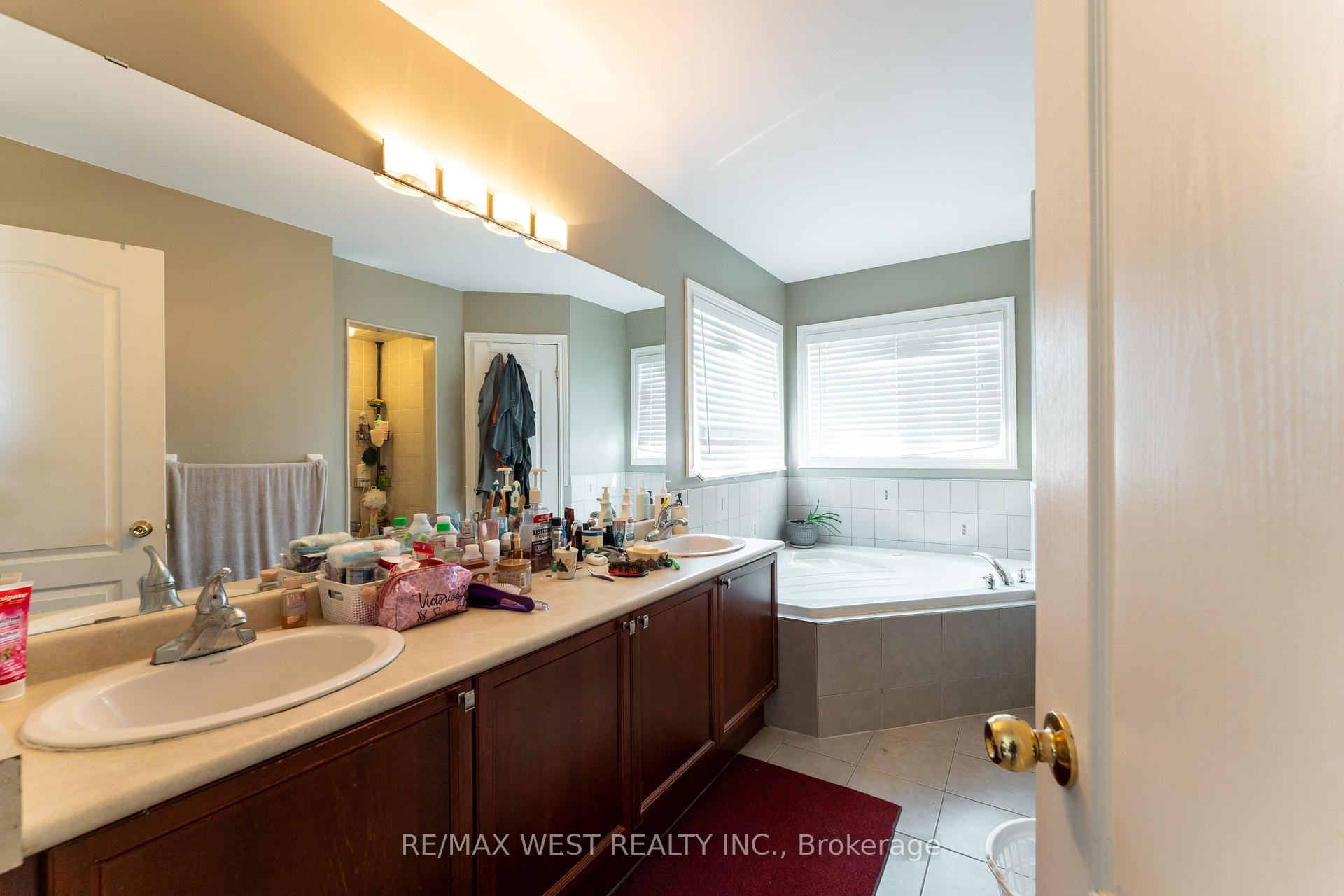 Photo 20 of 160 Millburn Drive, Clarington, Bowmanville — HOMEH