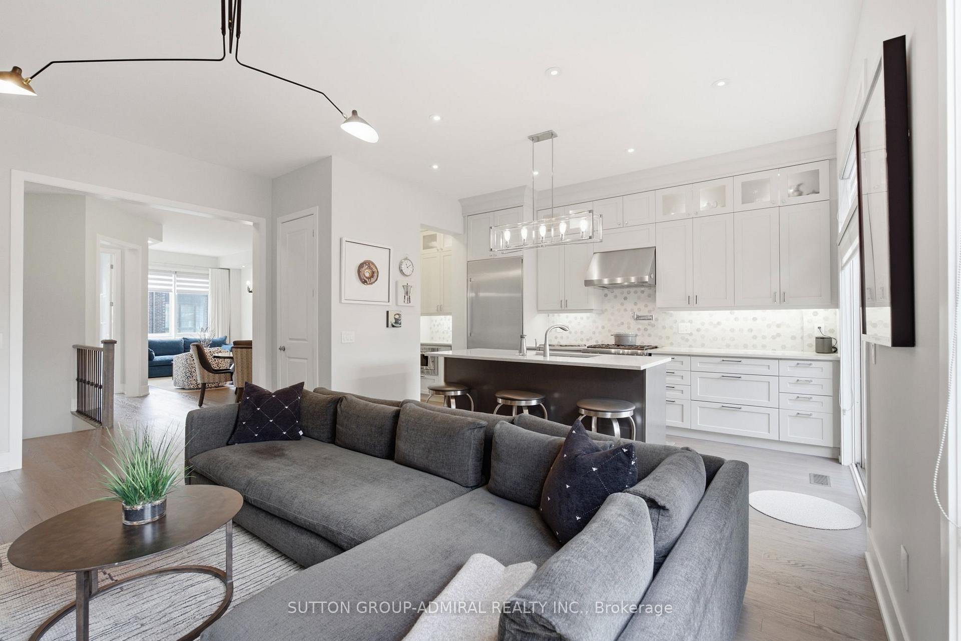 Photo 5 of 4 Sable Road, Vaughan, Patterson — HOMEH