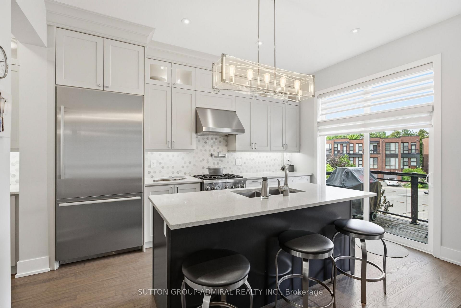 Photo 8 of 4 Sable Road, Vaughan, Patterson — HOMEH
