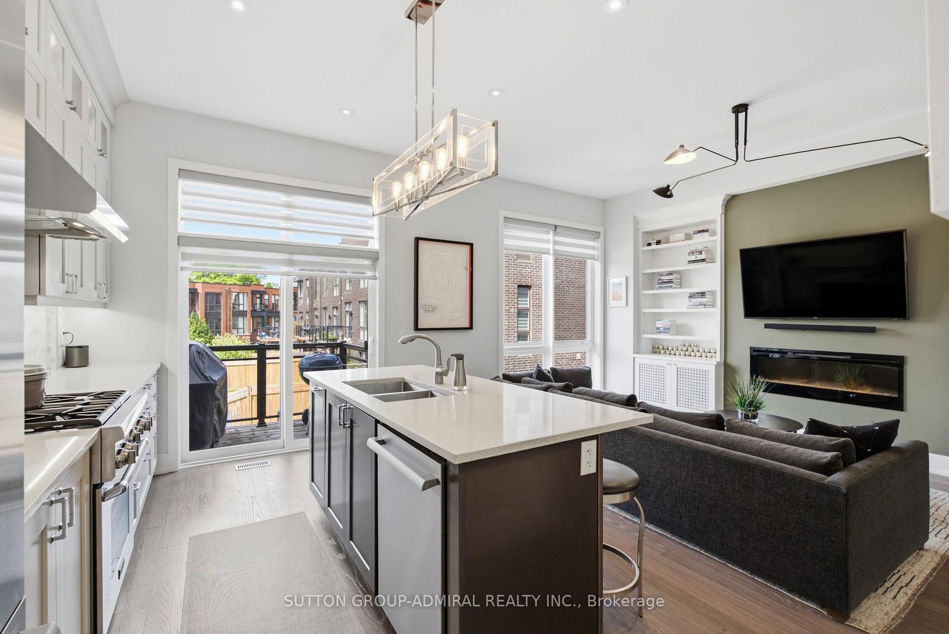 Photo 11 of 4 Sable Road, Vaughan, Patterson — HOMEH