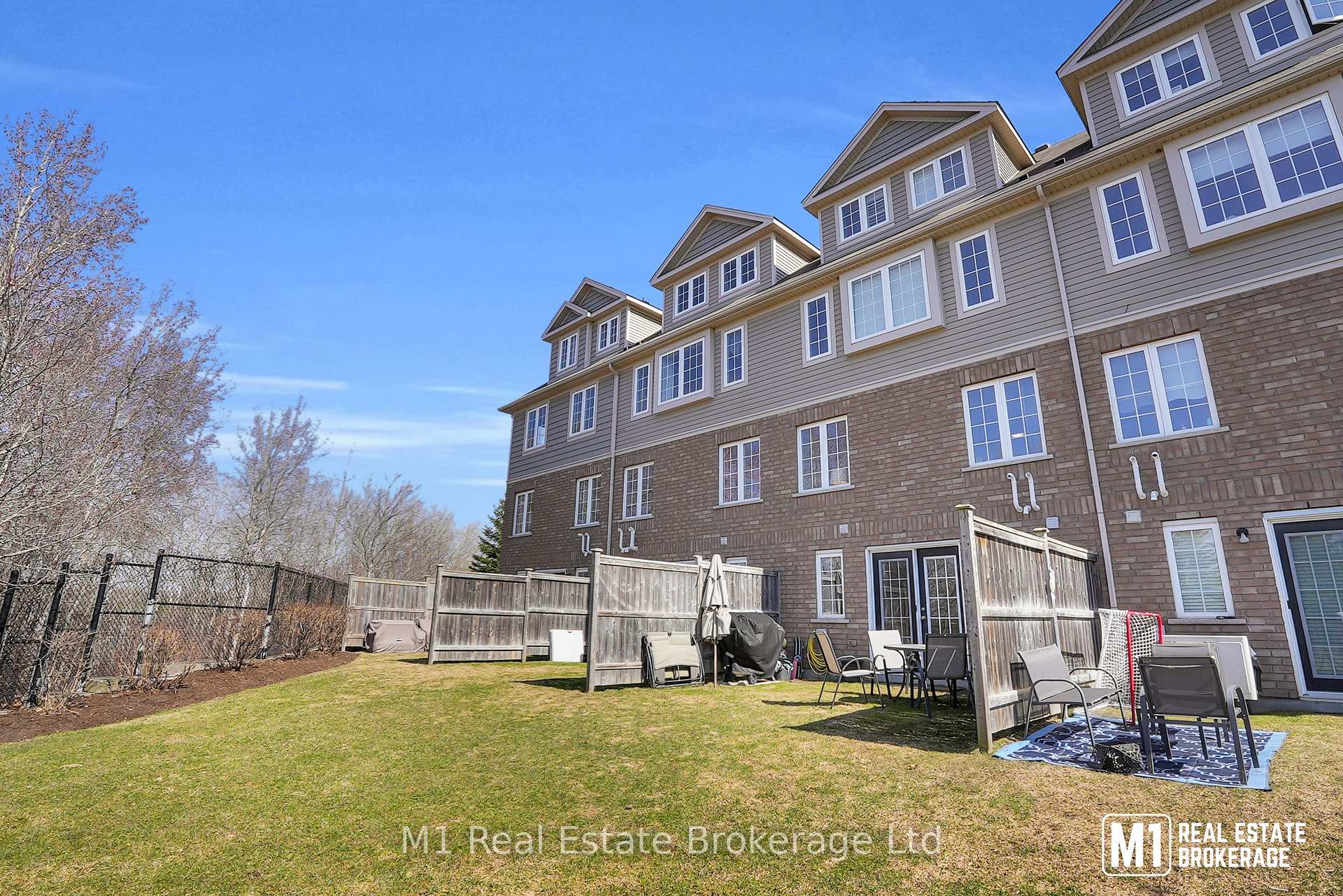 Photo 33 of Unit 46B, 15 Carere Crescent, Guelph, Victoria North — HOMEH
