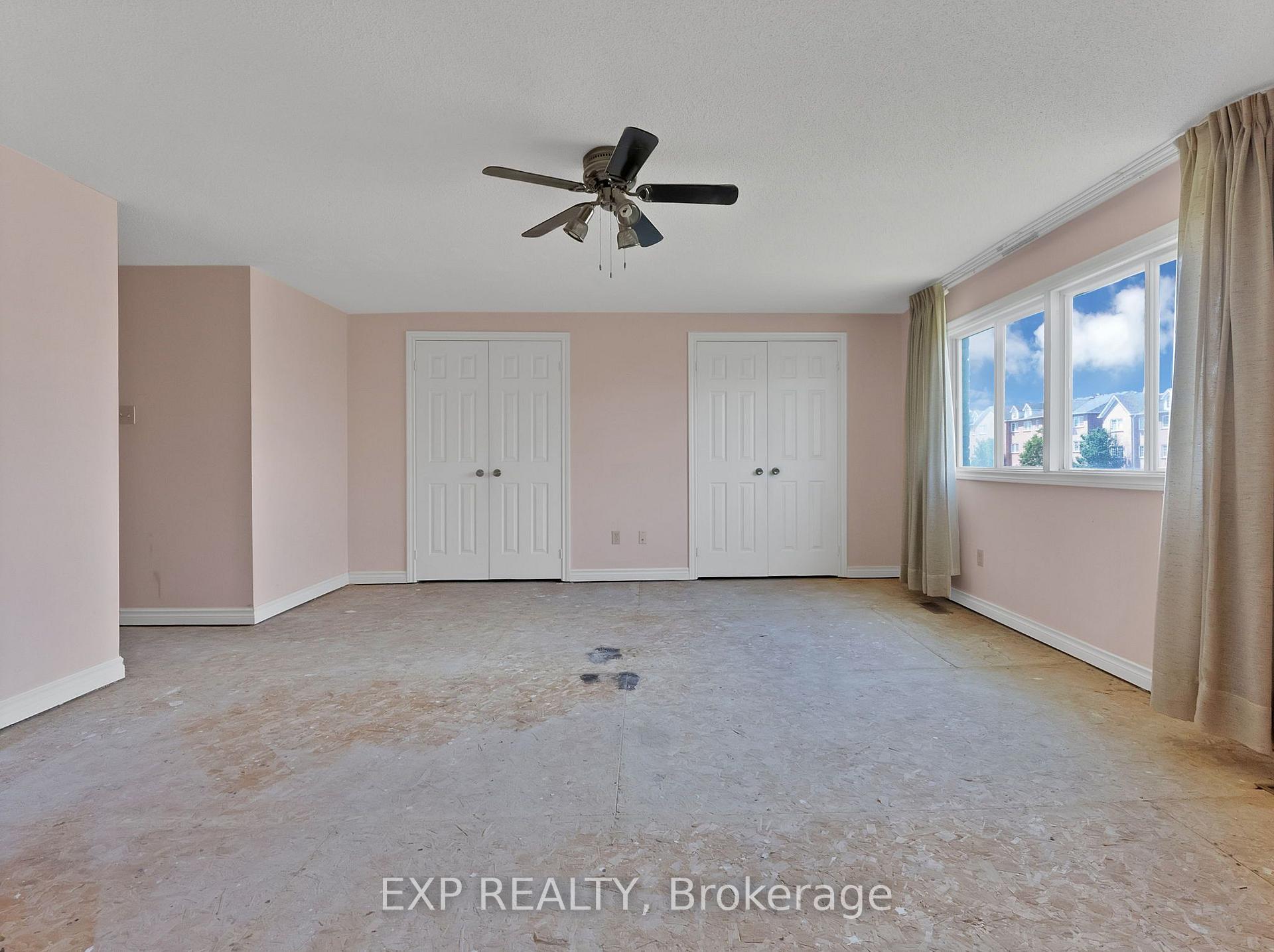 Photo 4 of 103 Chloe Crescent, Markham, Middlefield — HOMEH