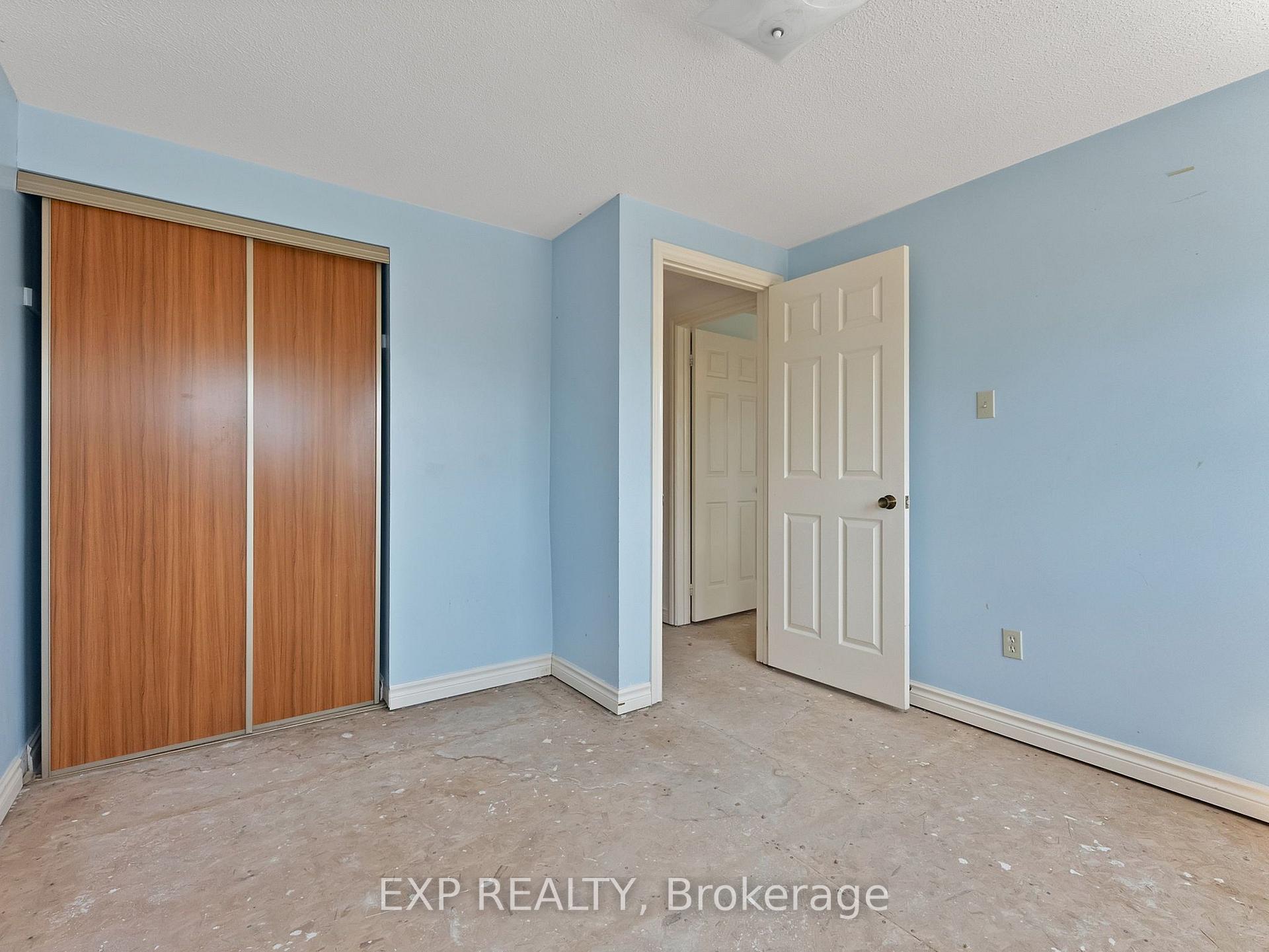 Photo 11 of 103 Chloe Crescent, Markham, Middlefield — HOMEH