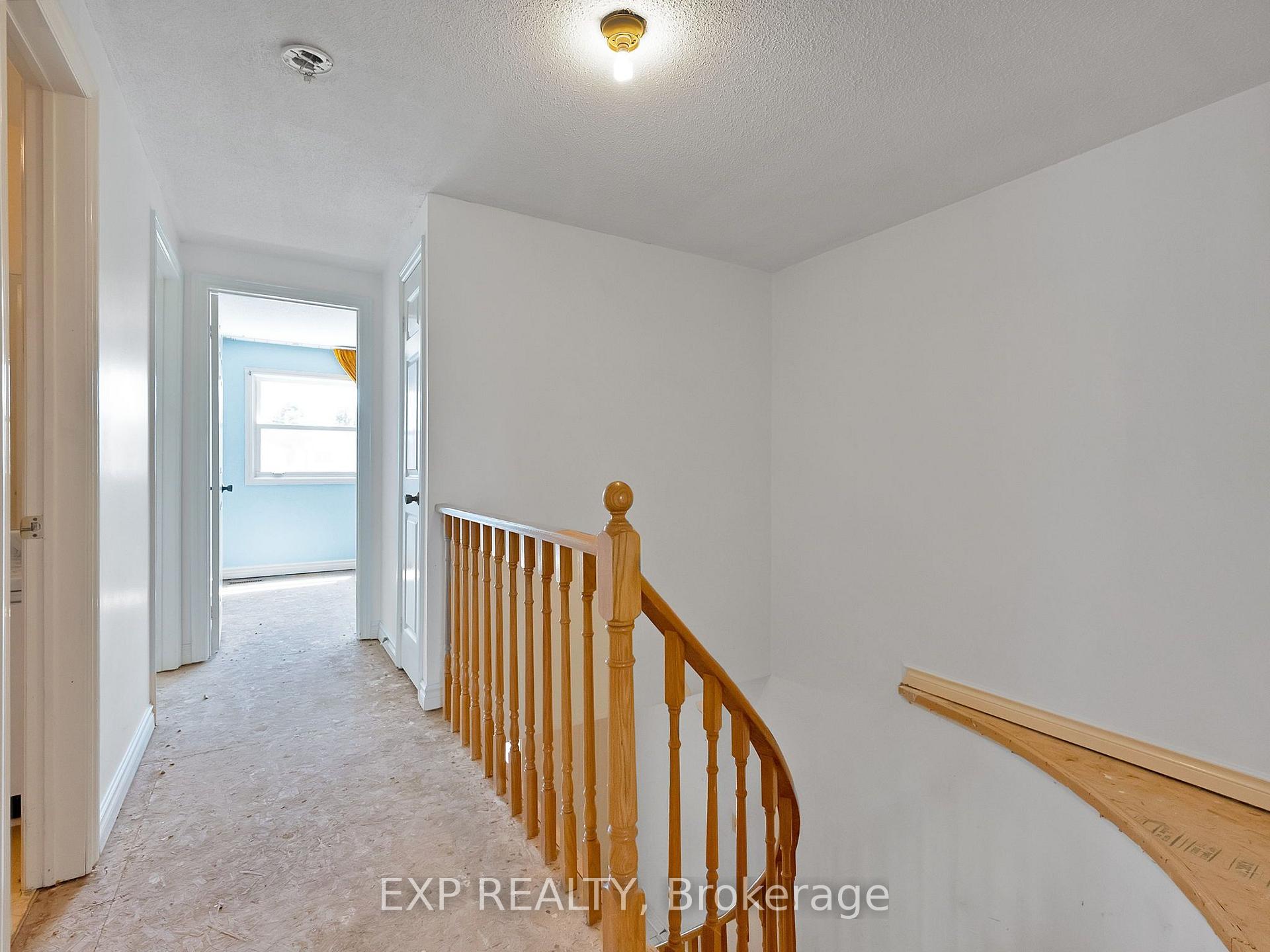 Photo 23 of 103 Chloe Crescent, Markham, Middlefield — HOMEH