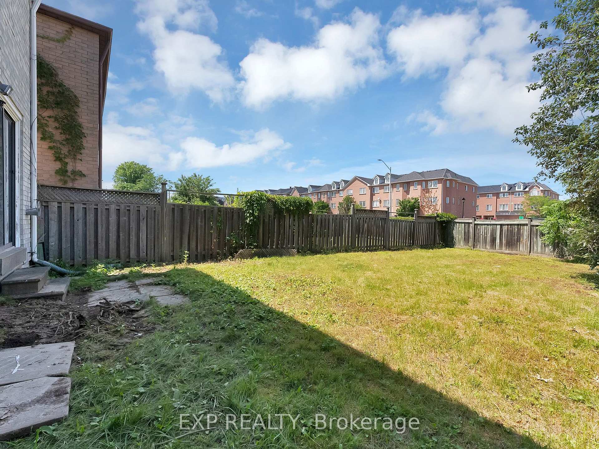 Photo 24 of 103 Chloe Crescent, Markham, Middlefield — HOMEH