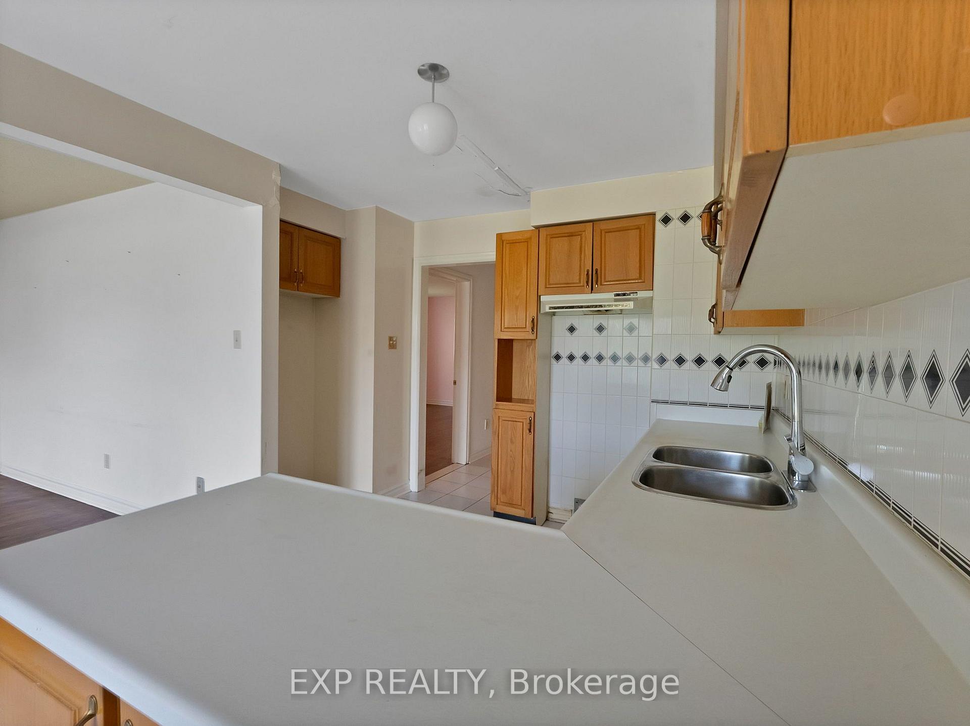 Photo 26 of 103 Chloe Crescent, Markham, Middlefield — HOMEH