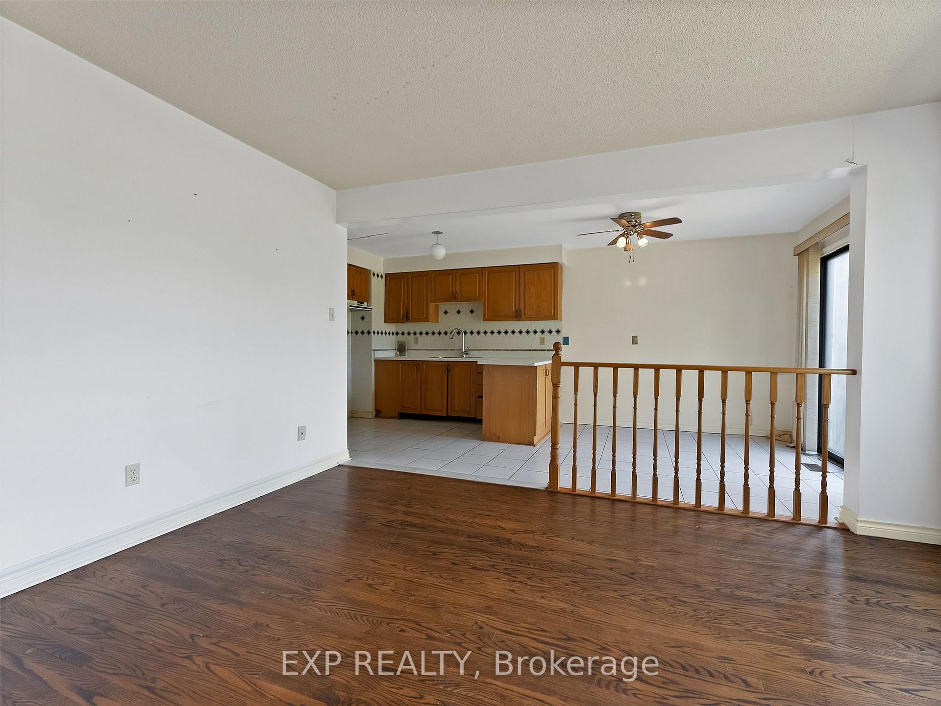 Photo 33 of 103 Chloe Crescent, Markham, Middlefield — HOMEH