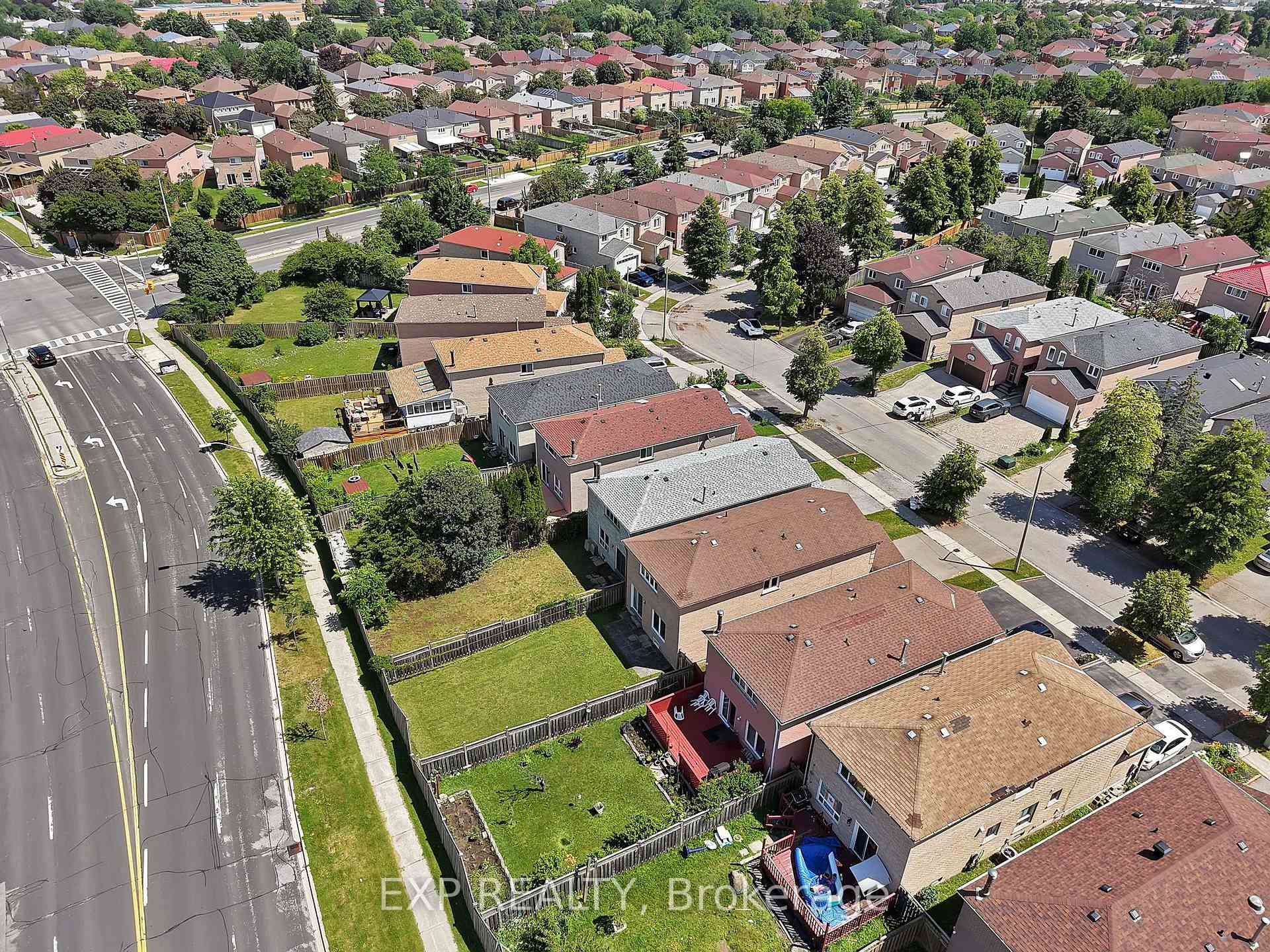 Photo 41 of 103 Chloe Crescent, Markham, Middlefield — HOMEH