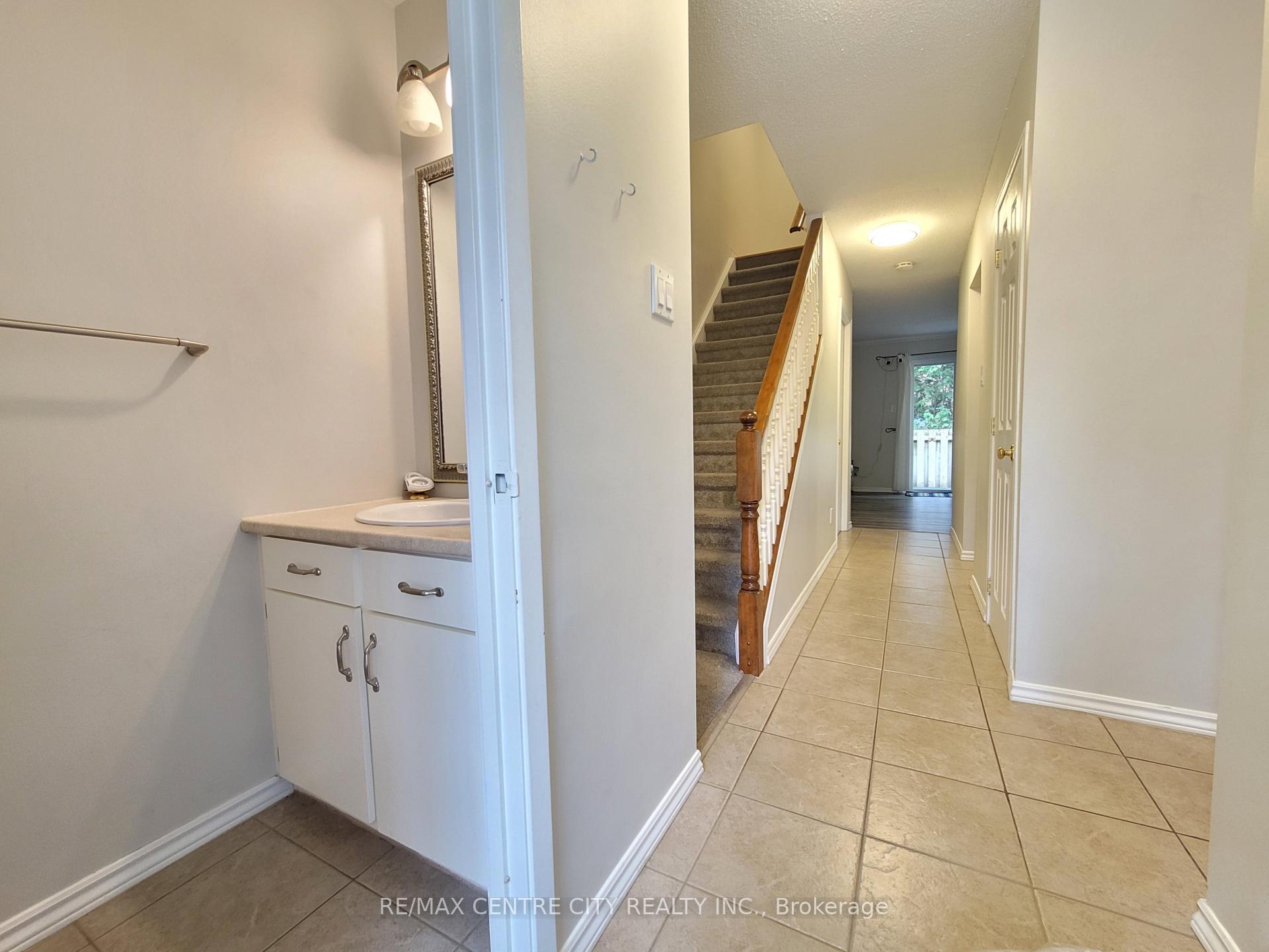 Photo 3 of 1247 Huron Street, London, East C — HOMEH