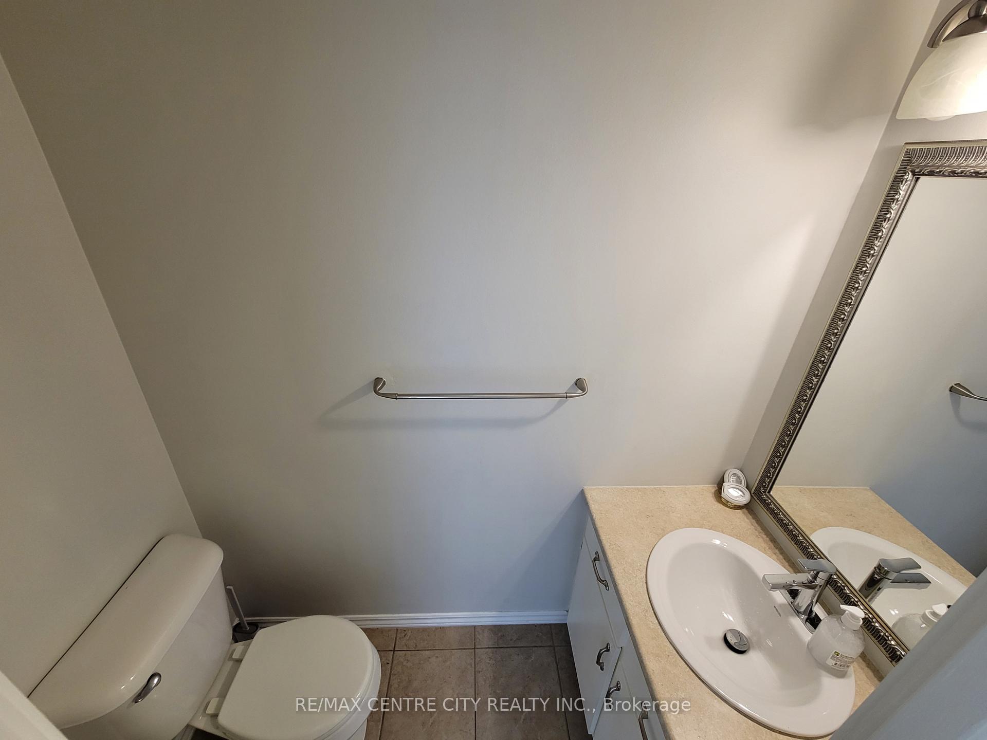 Photo 4 of 1247 Huron Street, London, East C — HOMEH