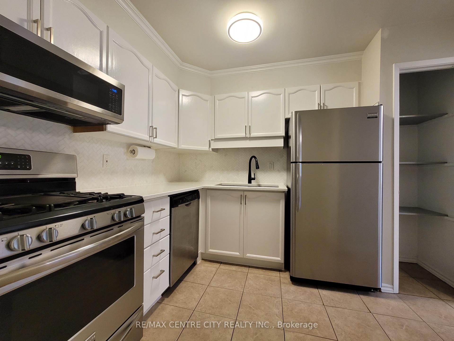 Photo 5 of 1247 Huron Street, London, East C — HOMEH