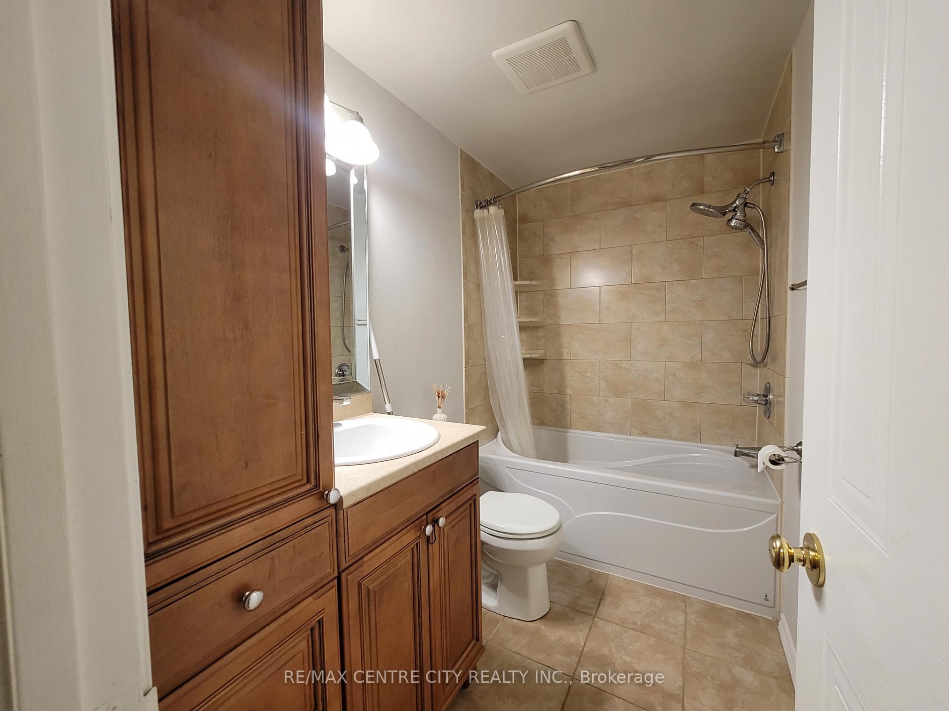 Photo 13 of 1247 Huron Street, London, East C — HOMEH