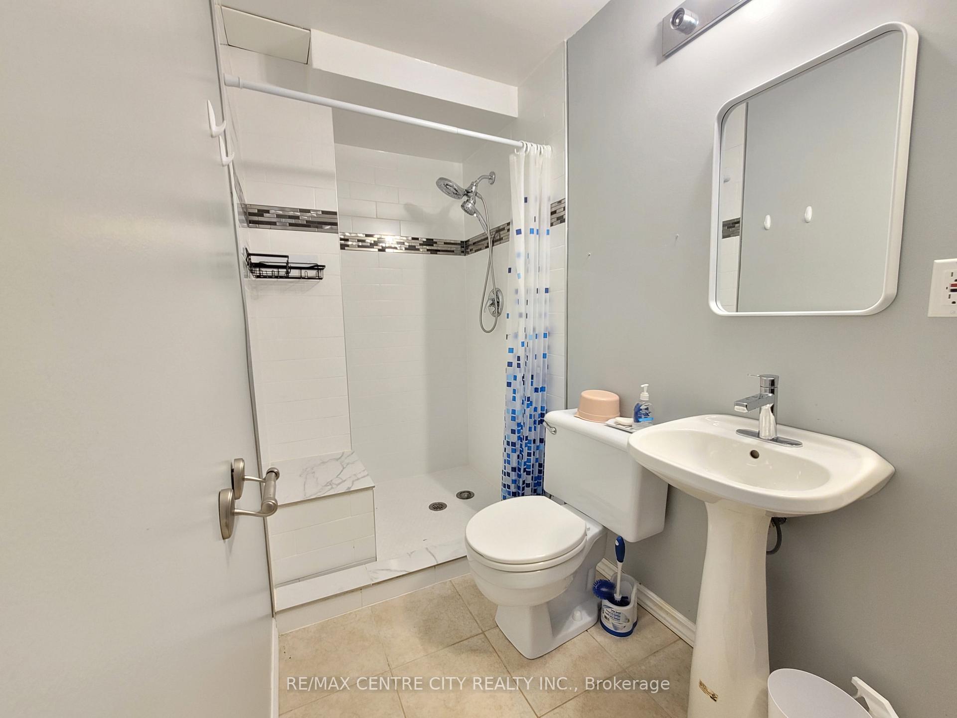 Photo 15 of 1247 Huron Street, London, East C — HOMEH