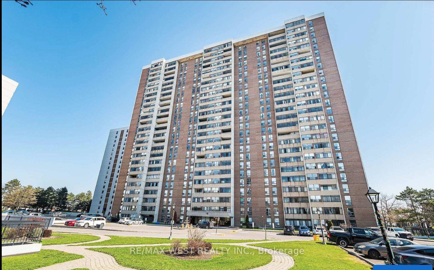 Front of Unit 1604, 18 Knightsbridge Road