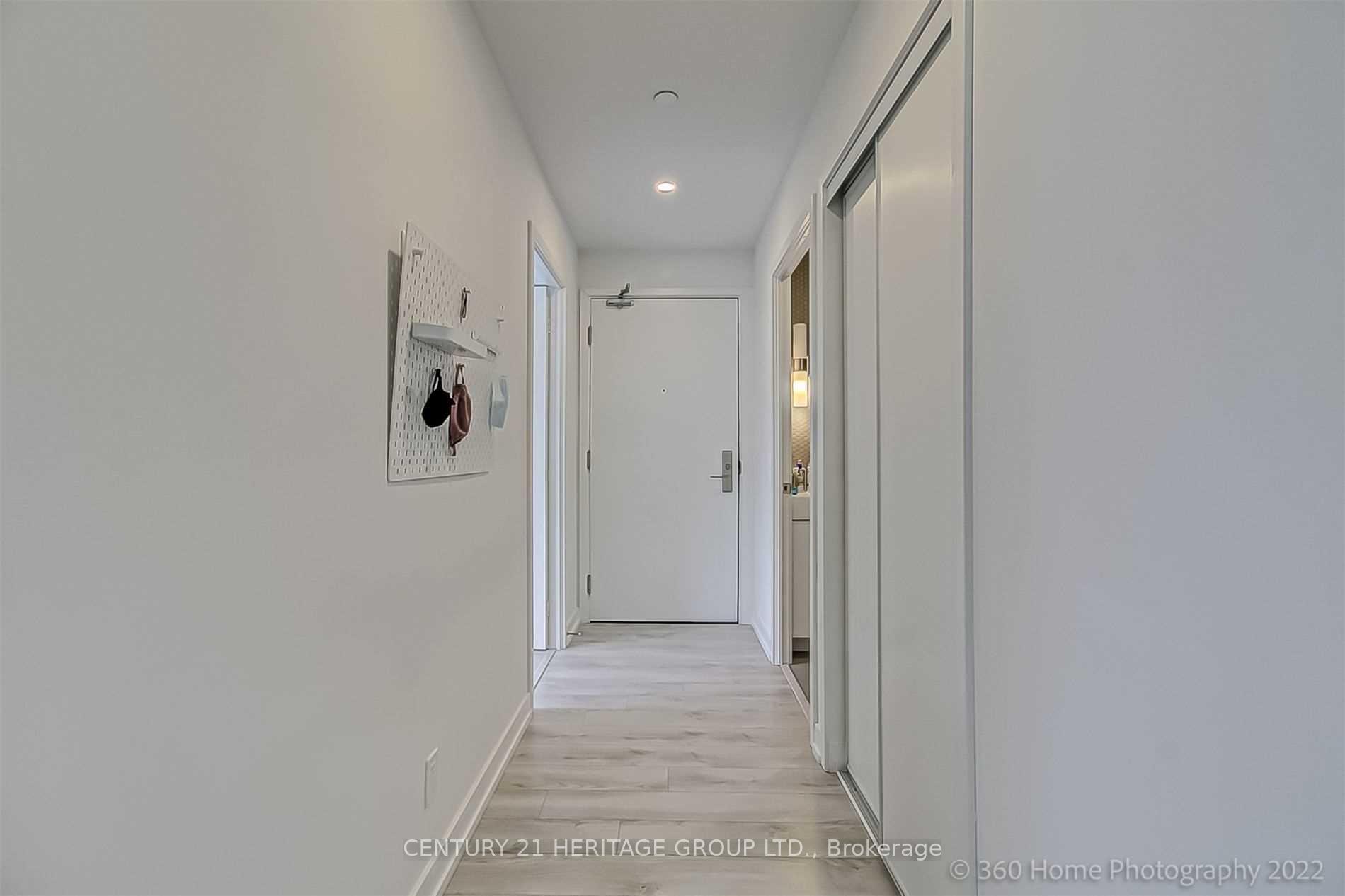 Photo 3 of Unit 1011, 33 Helendale Avenue, Toronto, Yonge-Eglinton — HOMEH