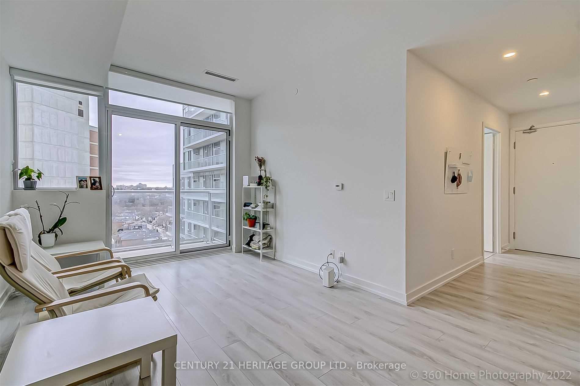 Photo 5 of Unit 1011, 33 Helendale Avenue, Toronto, Yonge-Eglinton — HOMEH