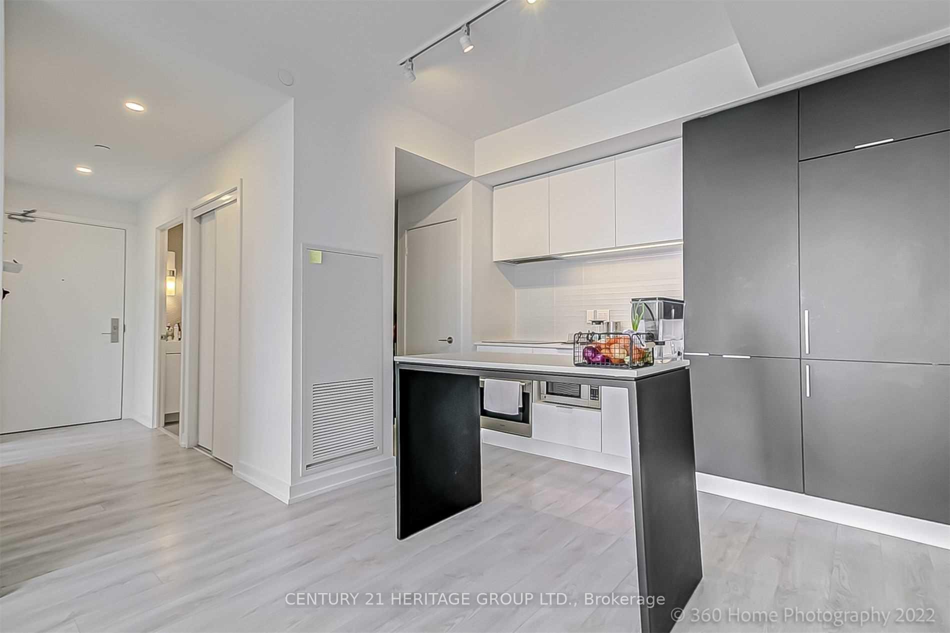 Photo 8 of Unit 1011, 33 Helendale Avenue, Toronto, Yonge-Eglinton — HOMEH