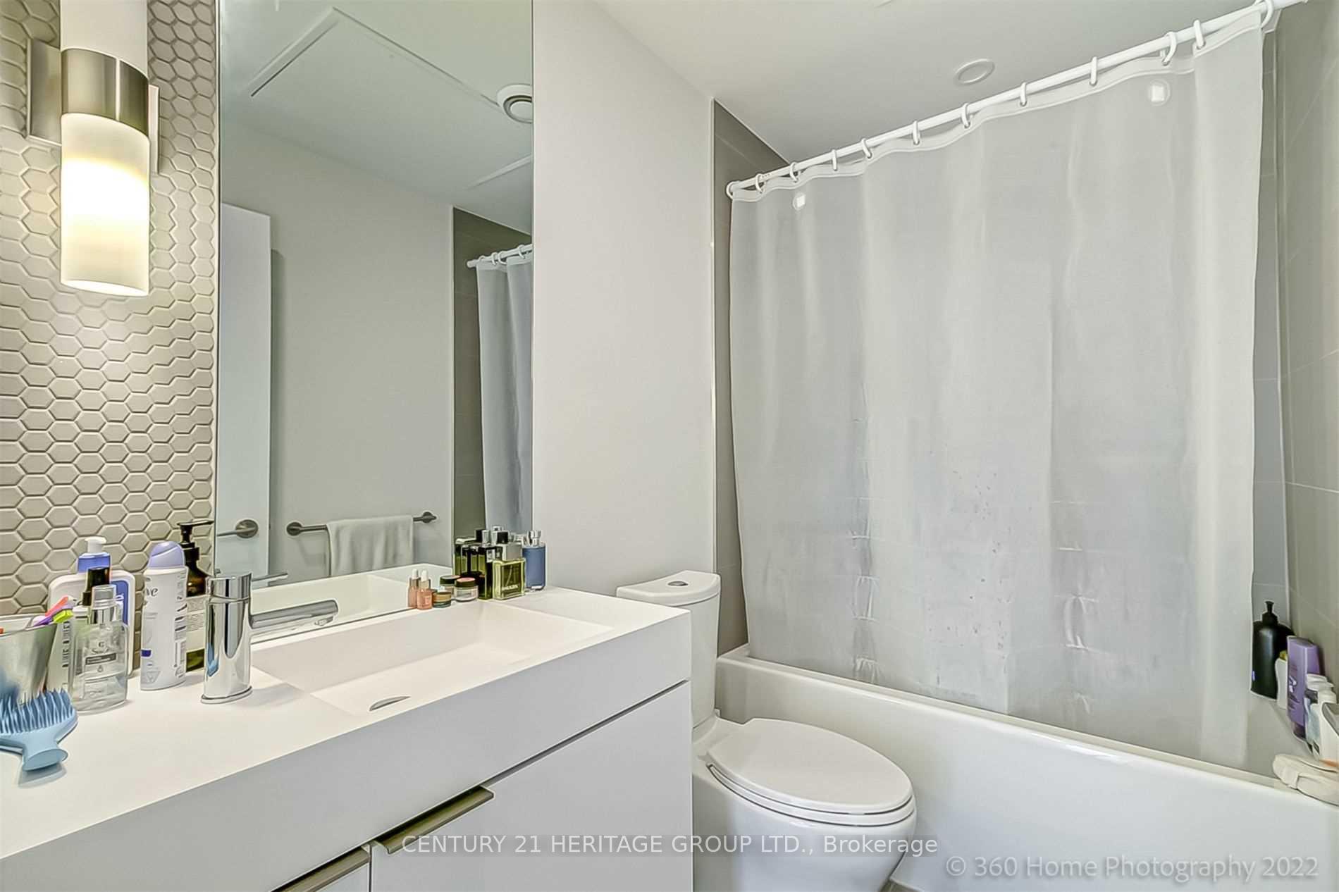 Photo 10 of Unit 1011, 33 Helendale Avenue, Toronto, Yonge-Eglinton — HOMEH