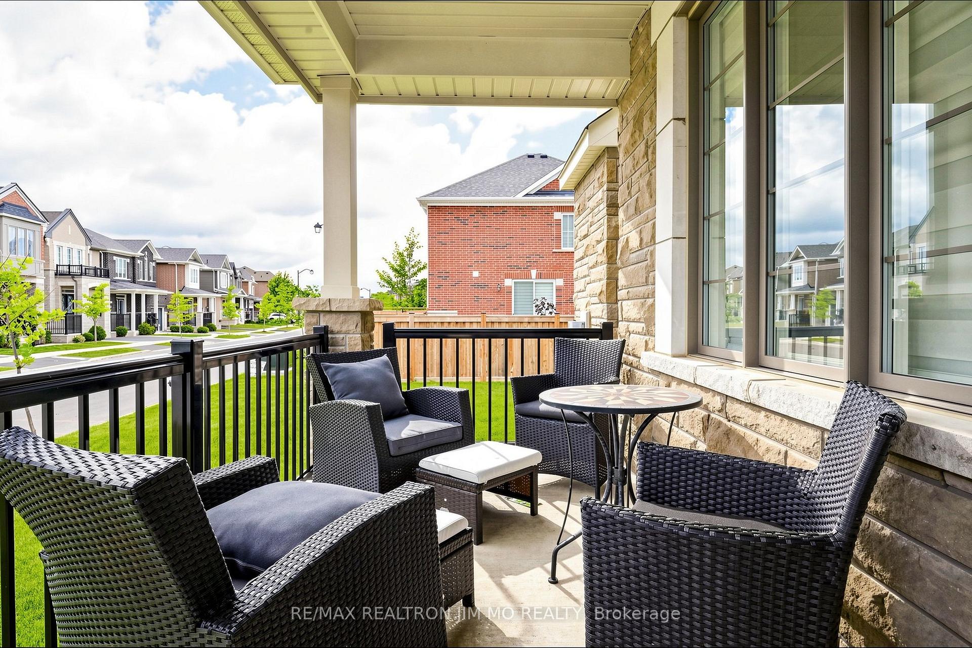 Photo 4 of 476 Kennedy Circle W, Milton, Cobban — HOMEH