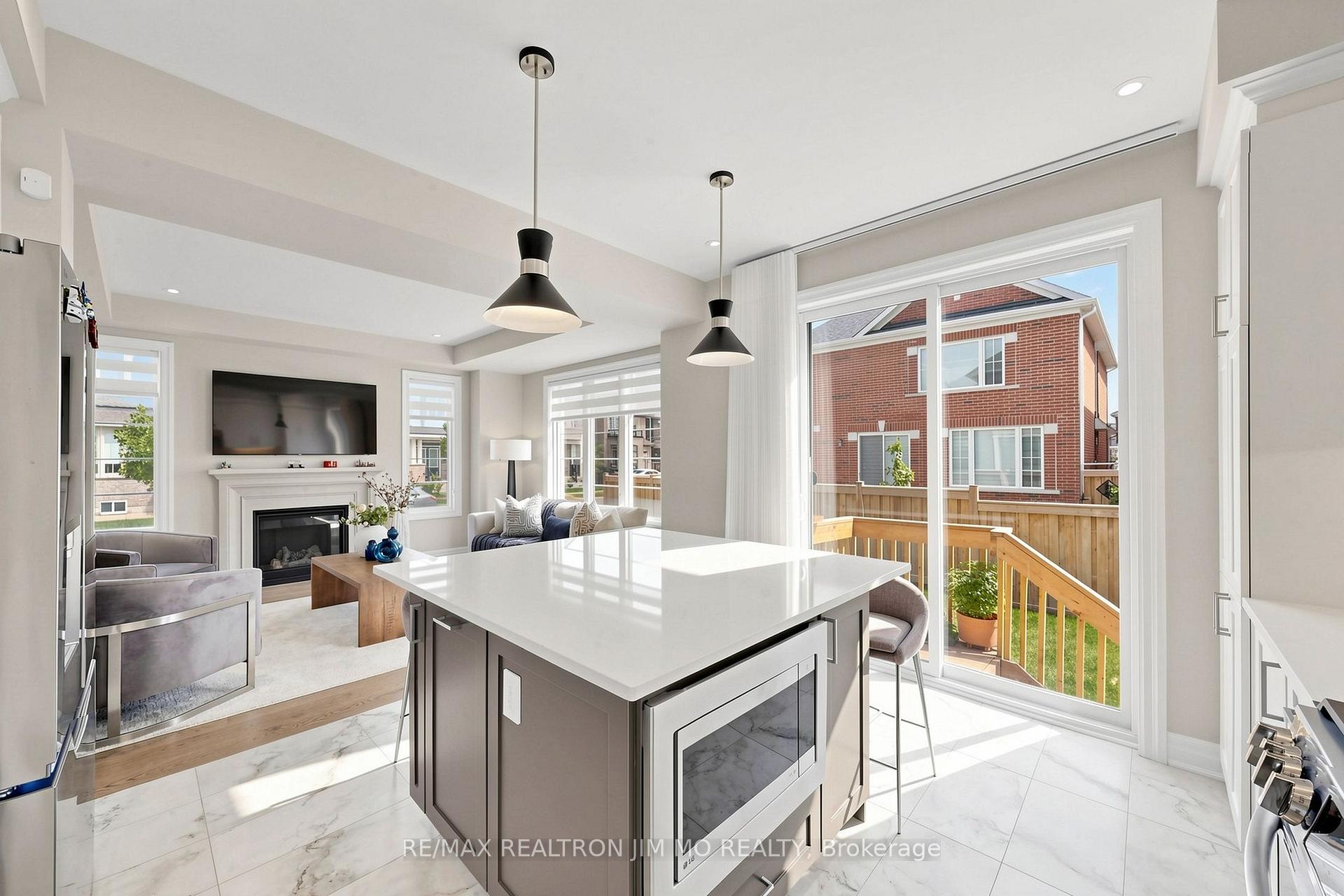 Photo 10 of 476 Kennedy Circle W, Milton, Cobban — HOMEH