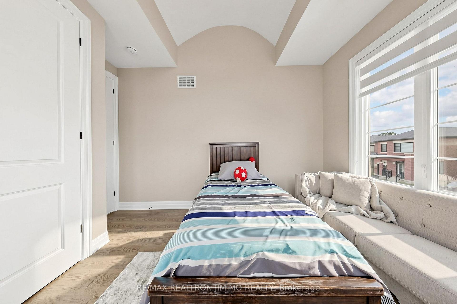 Photo 22 of 476 Kennedy Circle W, Milton, Cobban — HOMEH