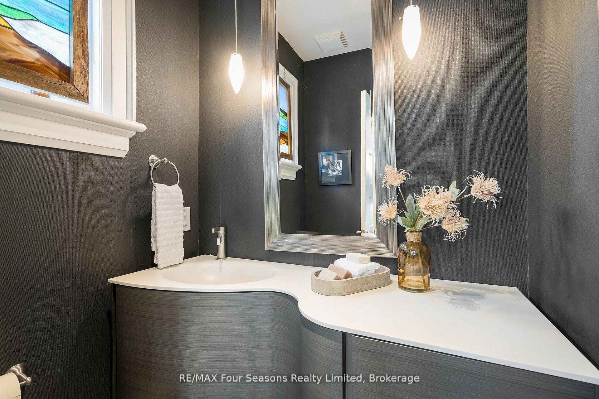 Photo 12 of 213 Birch Street, Collingwood — HOMEH