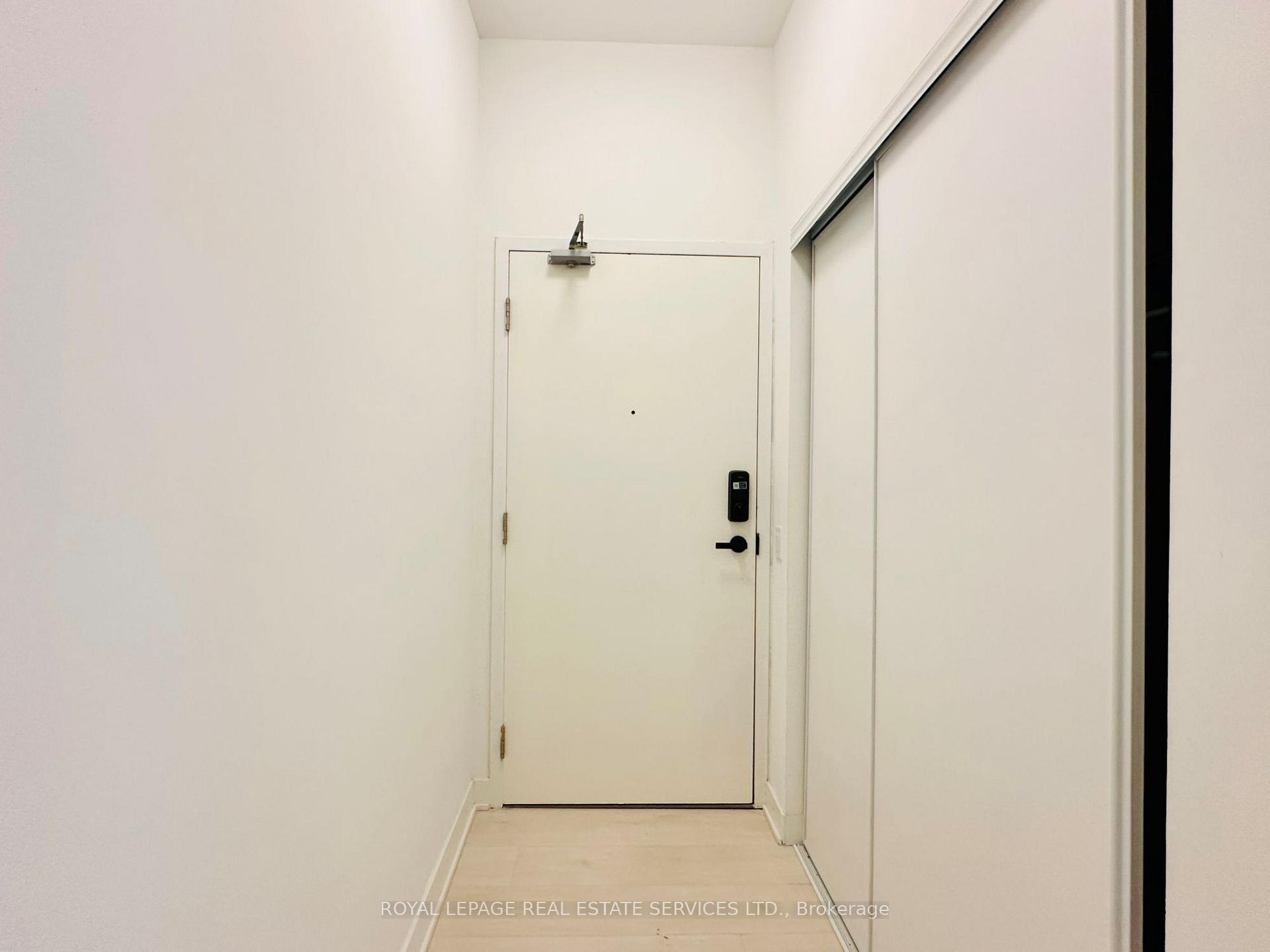 Photo 2 of Unit 323, 3900 Confederation Parkway, Mississauga, City Centre — HOMEH