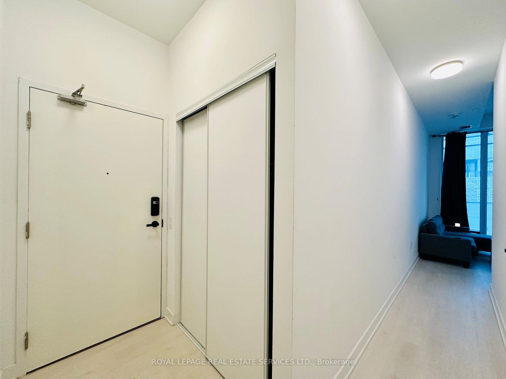 Photo 4 of Unit 323, 3900 Confederation Parkway, Mississauga, City Centre — HOMEH