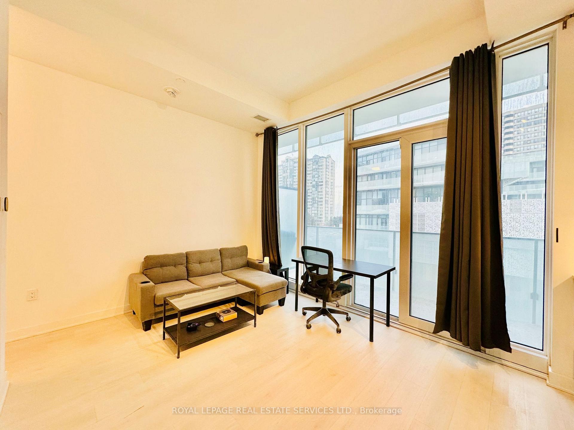 Photo 5 of Unit 323, 3900 Confederation Parkway, Mississauga, City Centre — HOMEH